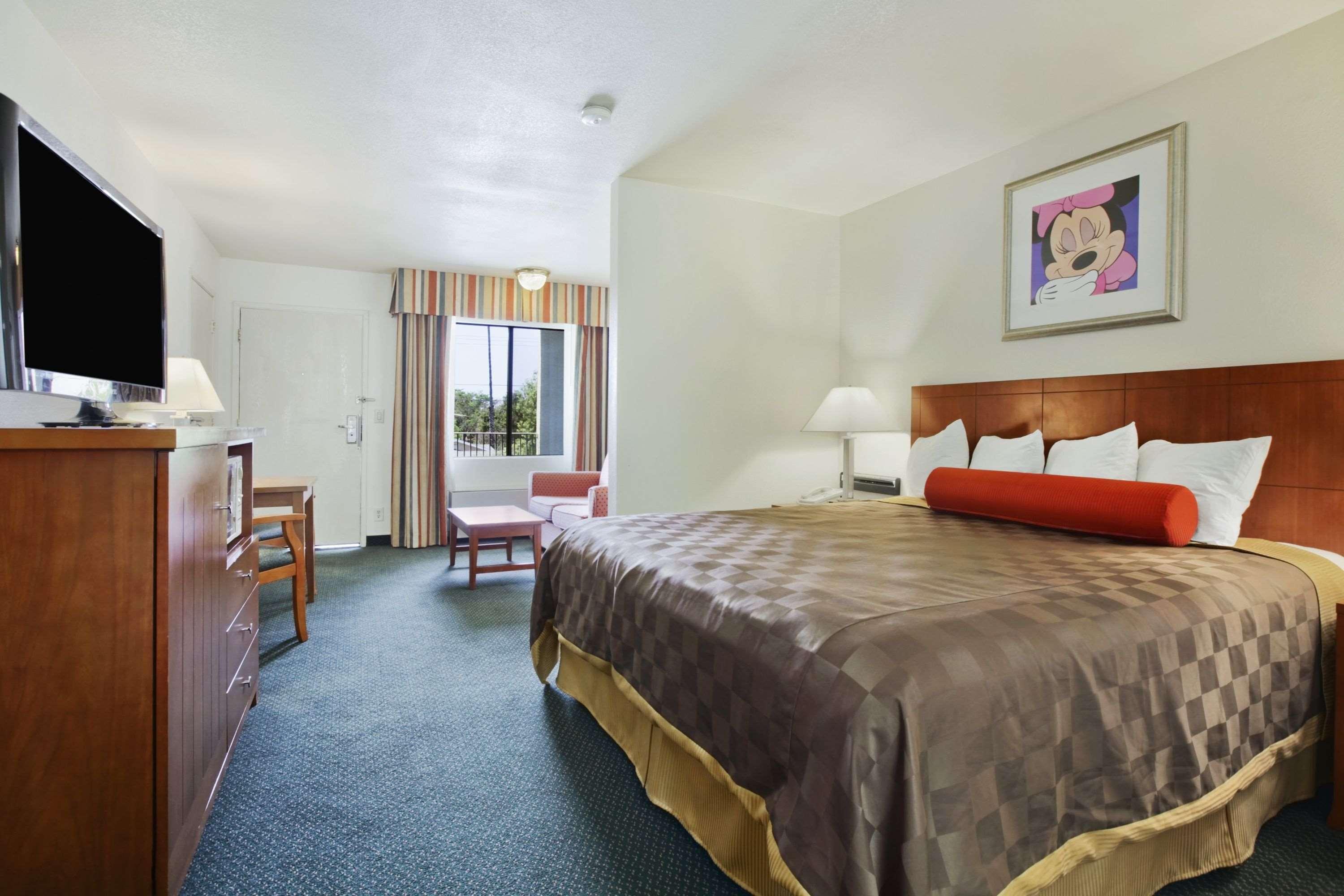 Travelodge Anaheim Inn & Suite on Disneyland Drive