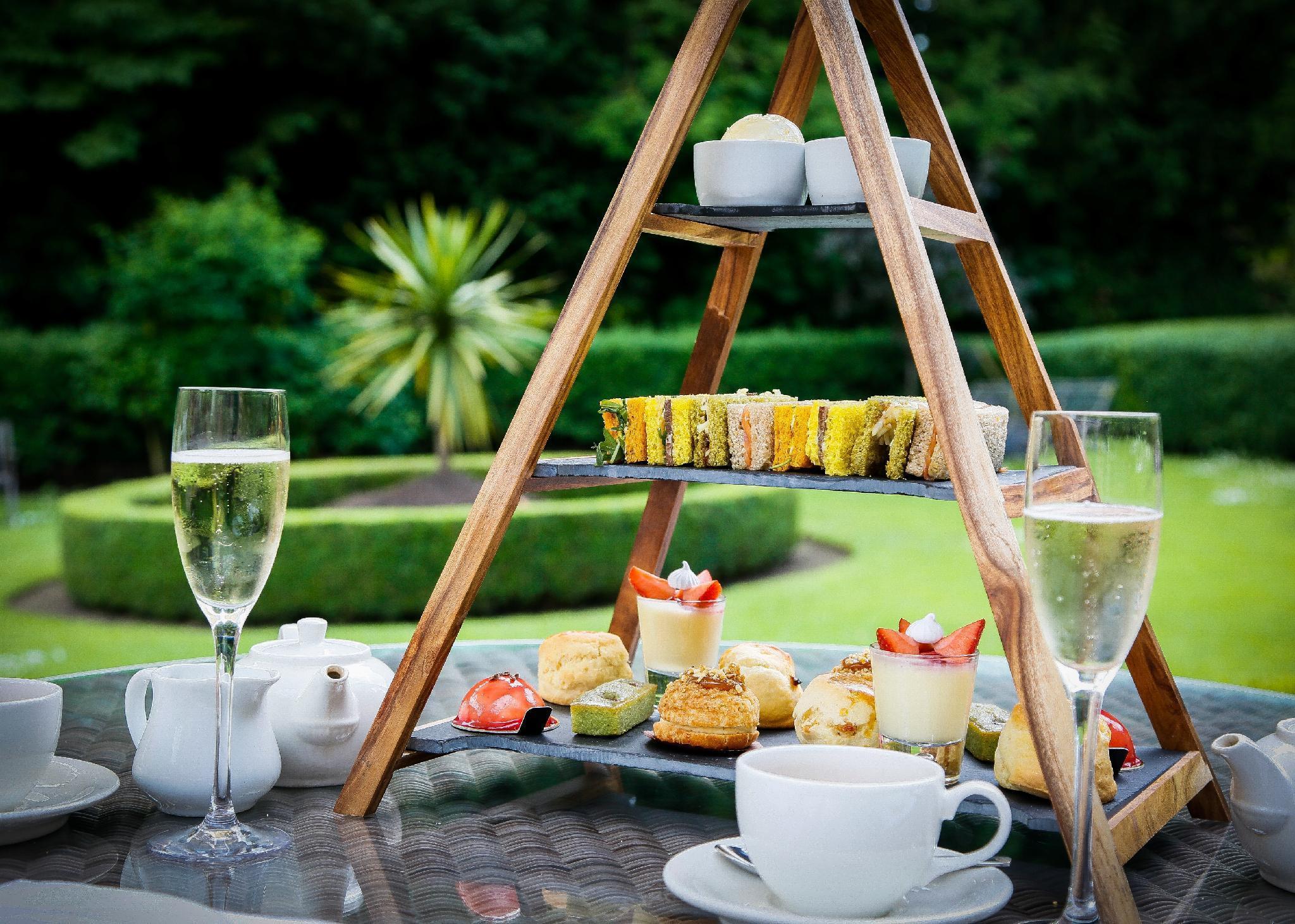 The Five Arrows by null