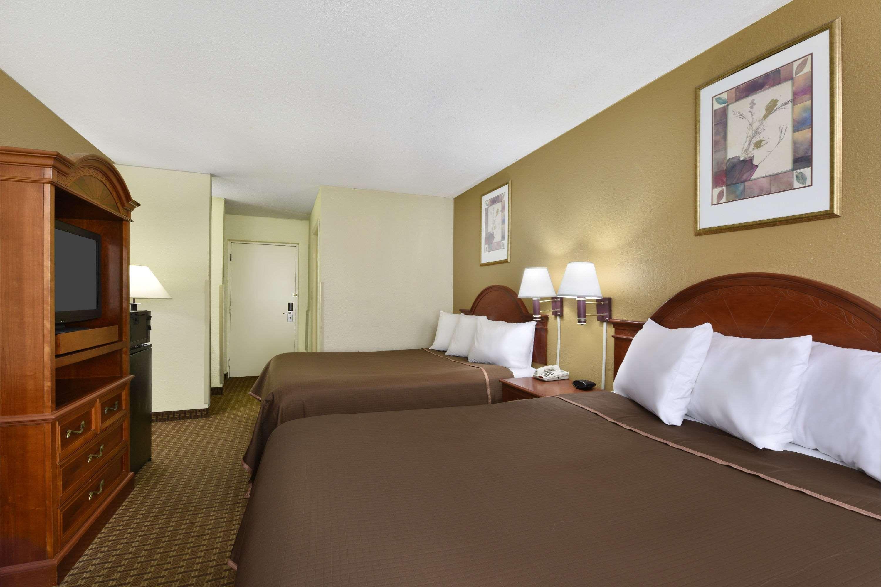 Howard Johnson&Suites By Wyndham Allentown/Dorney