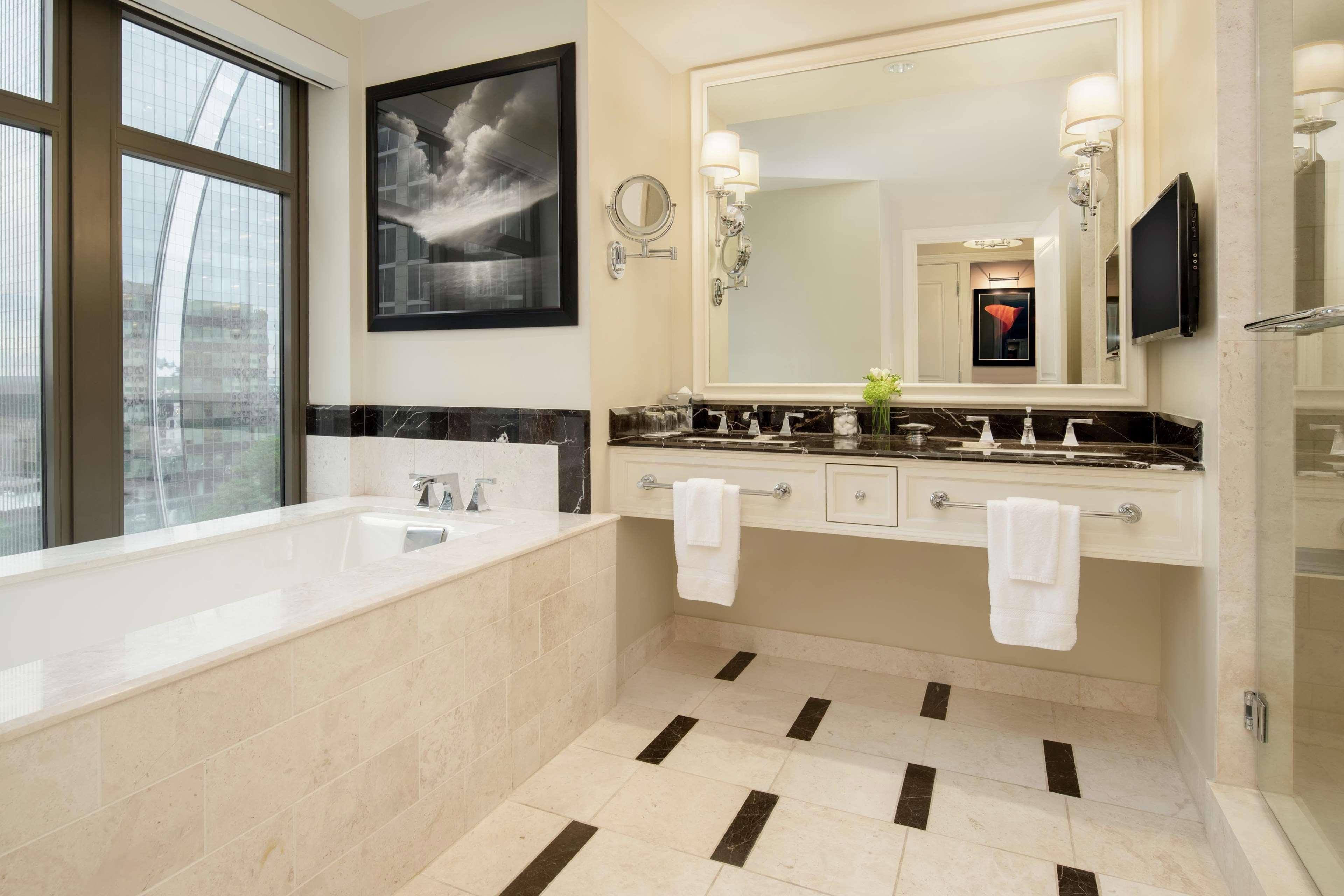 Waldorf Astoria Atlanta Buckhead by null