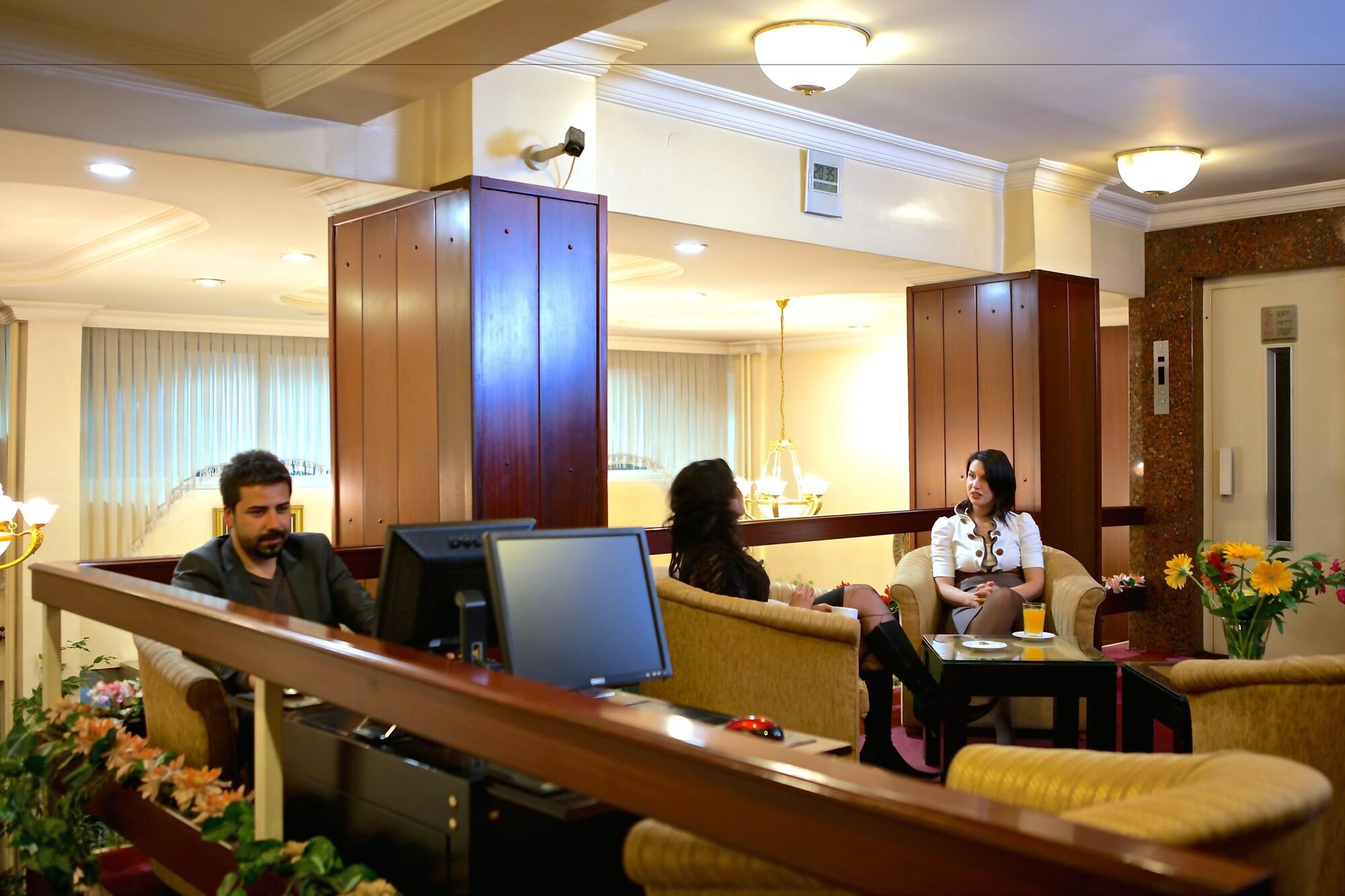 Hotel Mithat by null