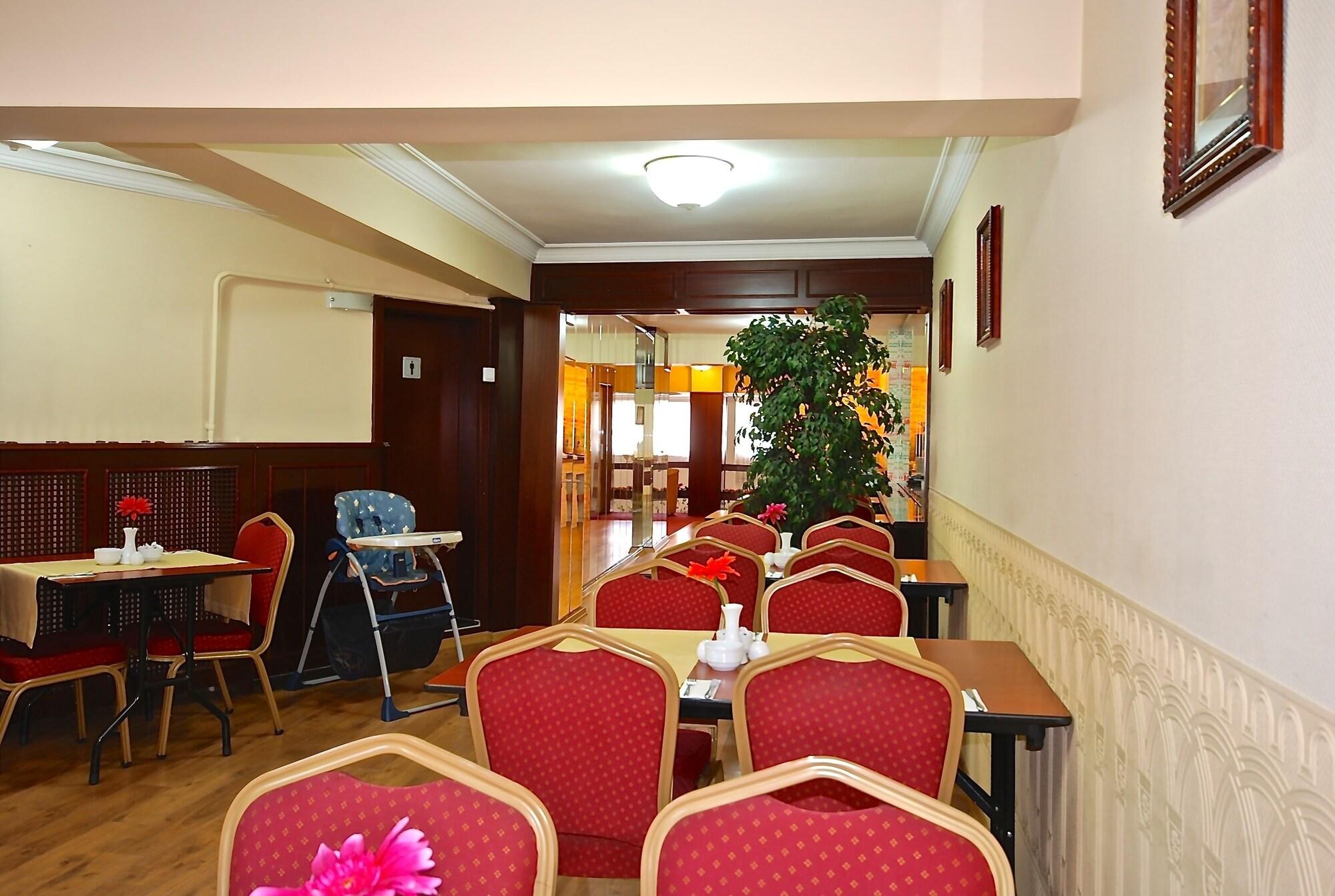 Hotel Mithat by null