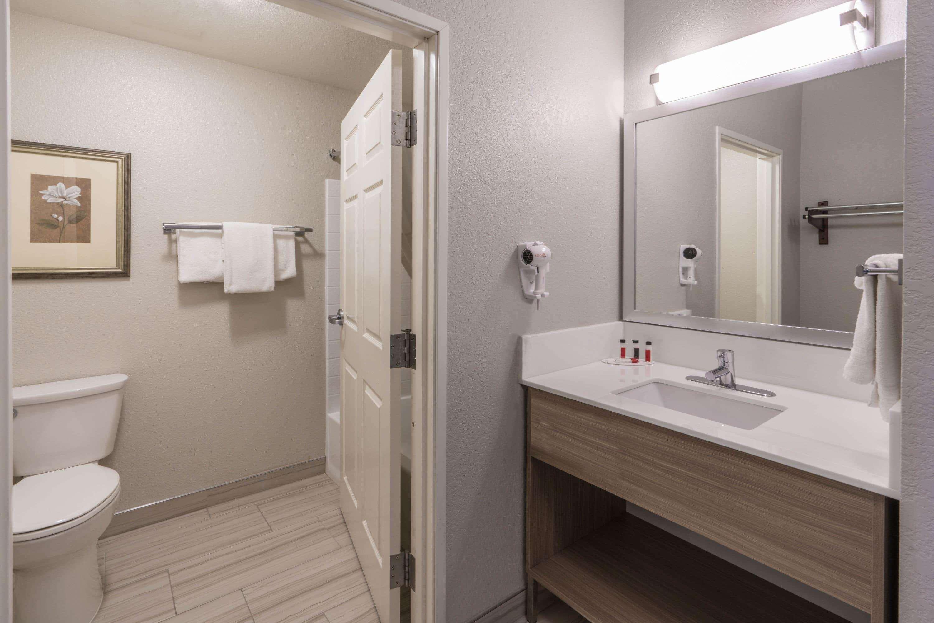 GUEST HOUSE INN AND SUITE ALBUQUERQUE AIRPORT