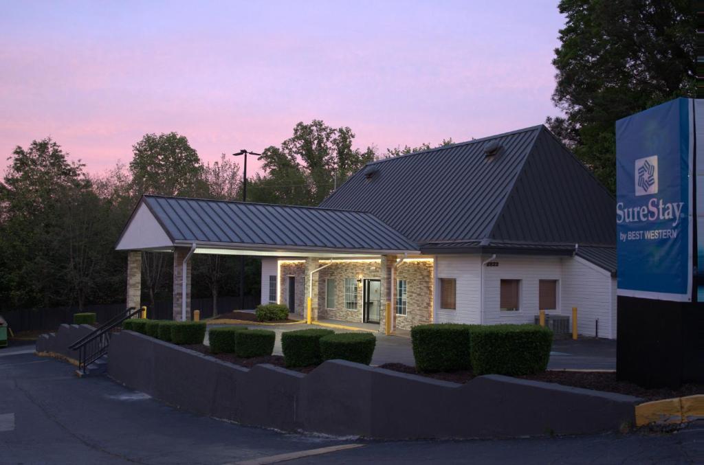 SureStay by Best Western Atlanta Northeast