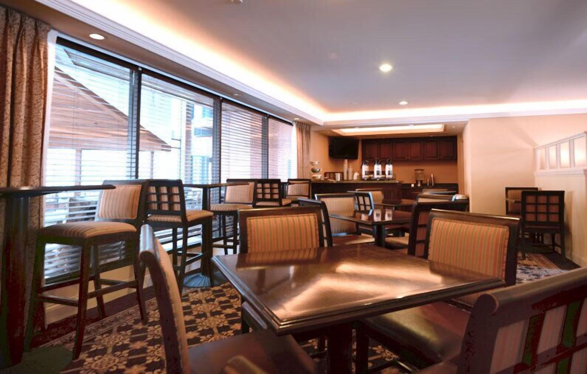 Ann Arbor Regent Hotel & Suites