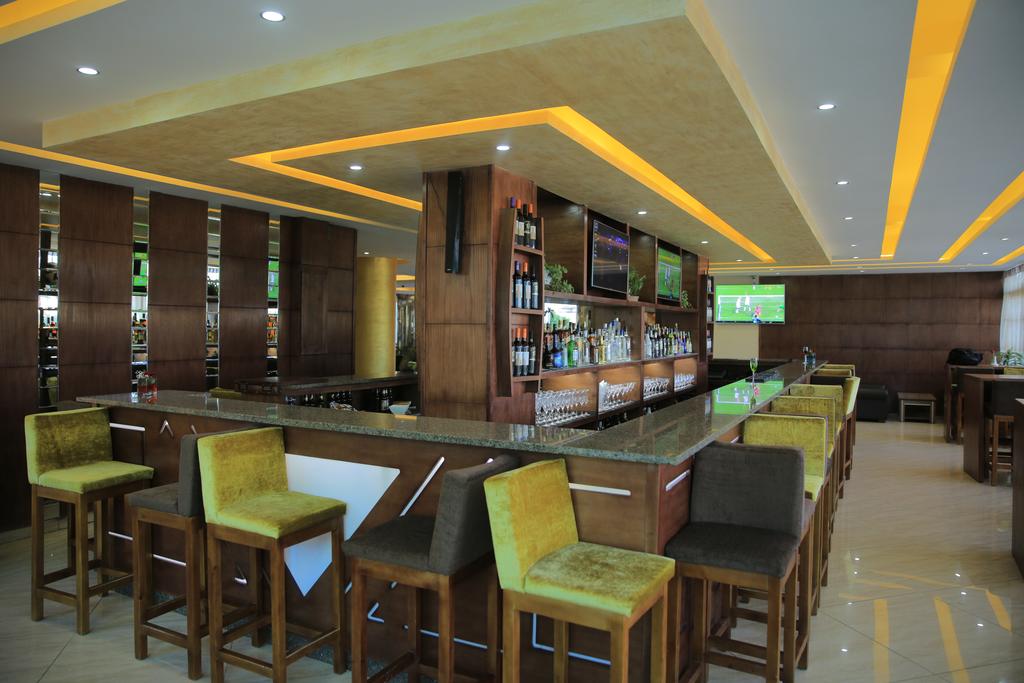 Inter Luxury