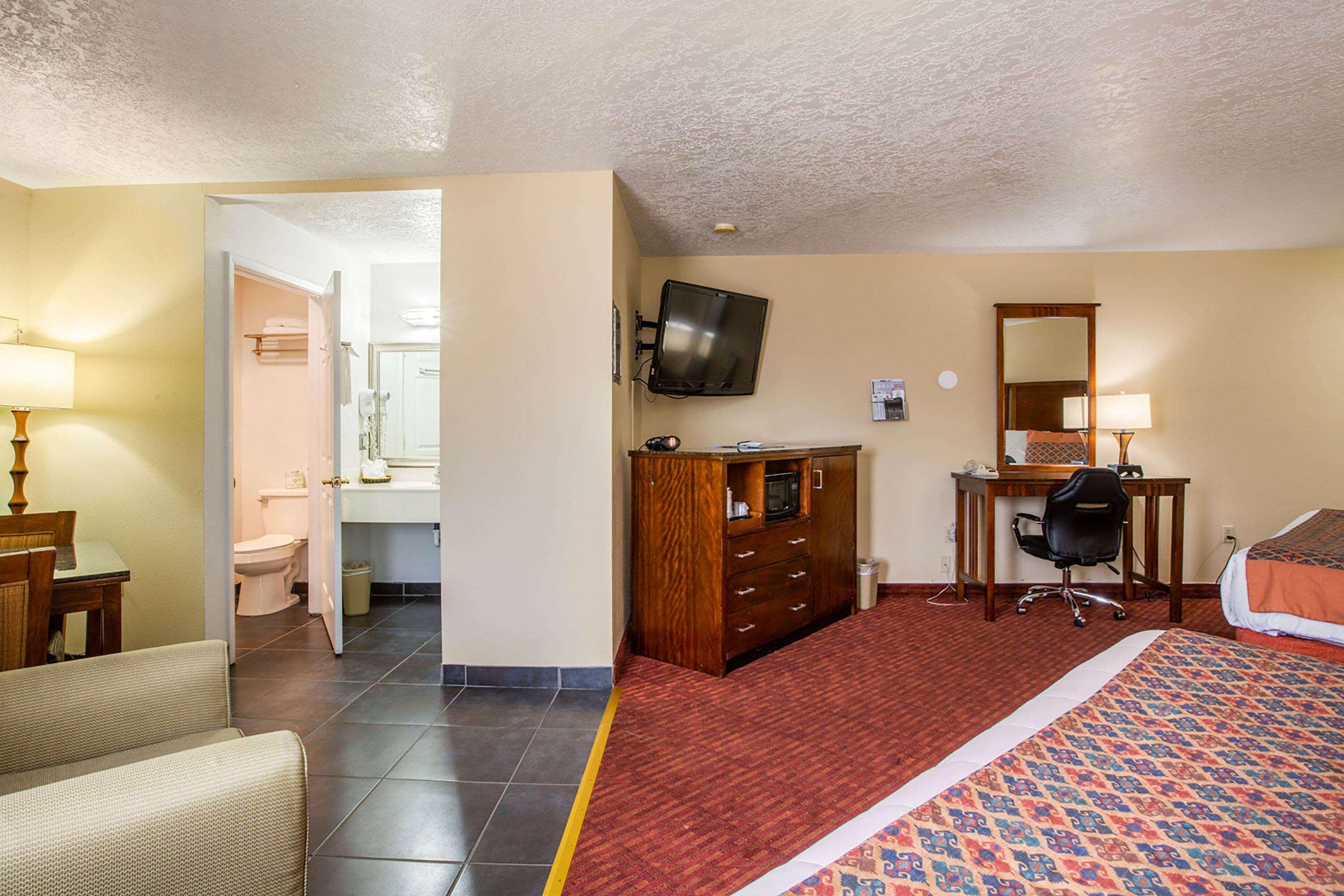 Sandia Peak Inn A Howard Johnson By Wyndham
