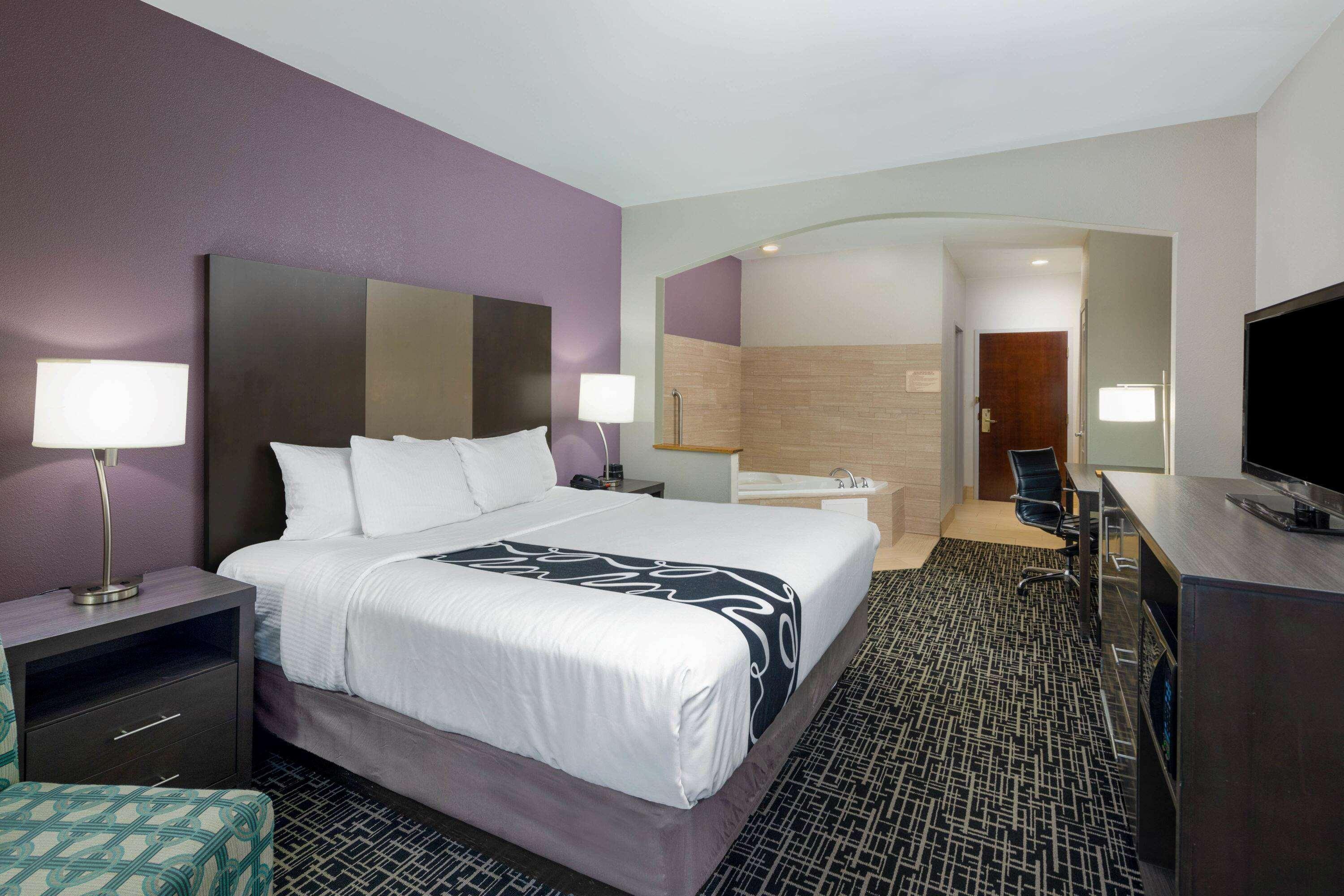 La Quinta Inn & Suites by Wyndham Snellville-Stone