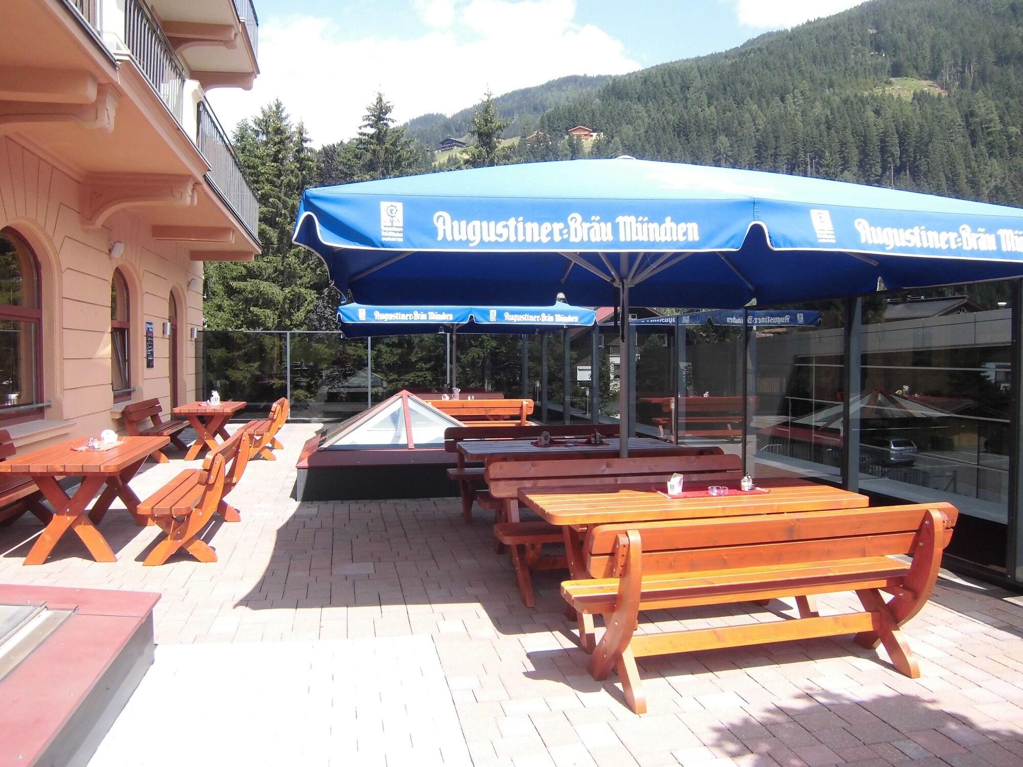 Euro Youth Hotel & Krone by null