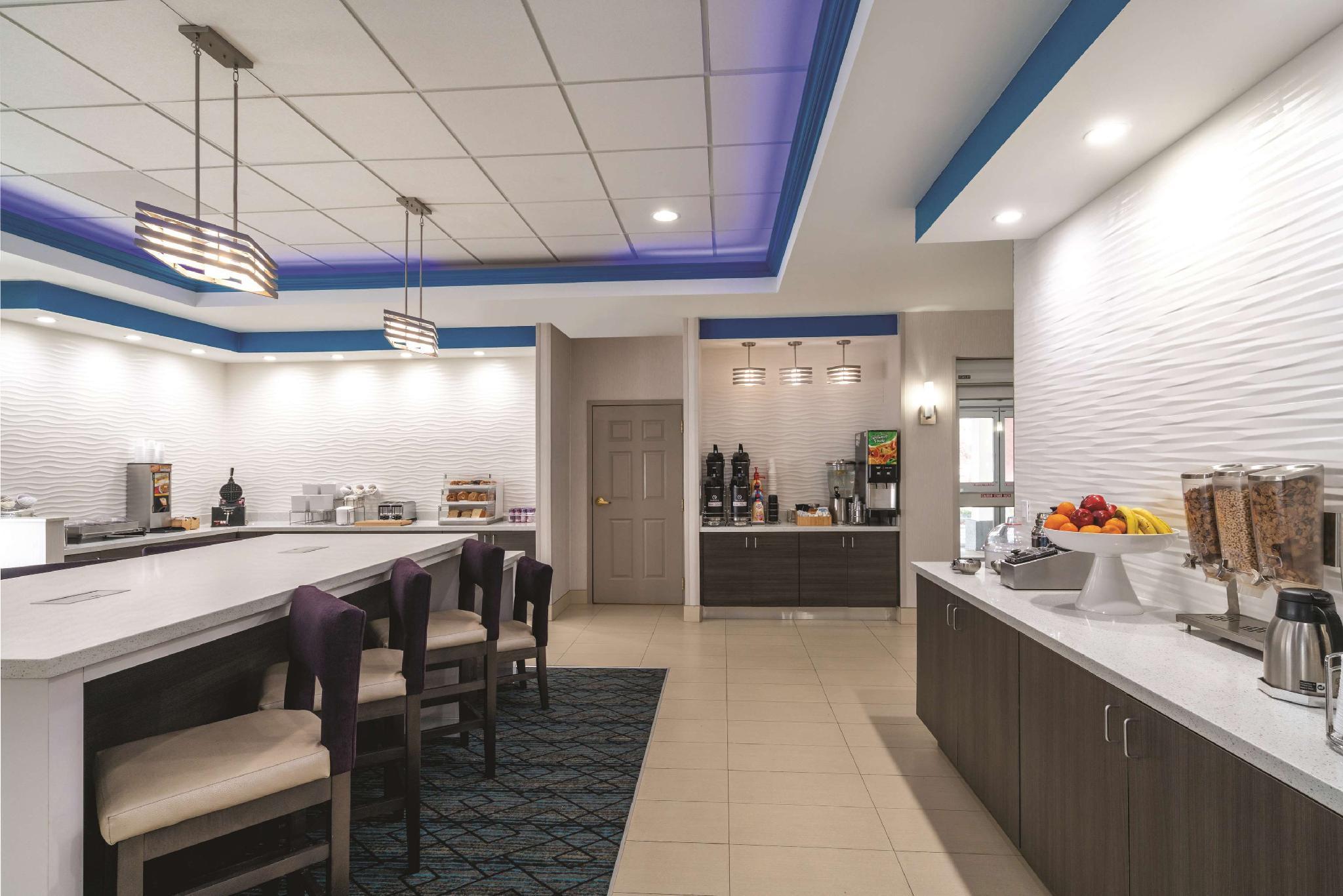 La Quinta Inn & Suites Latham Albany Airport