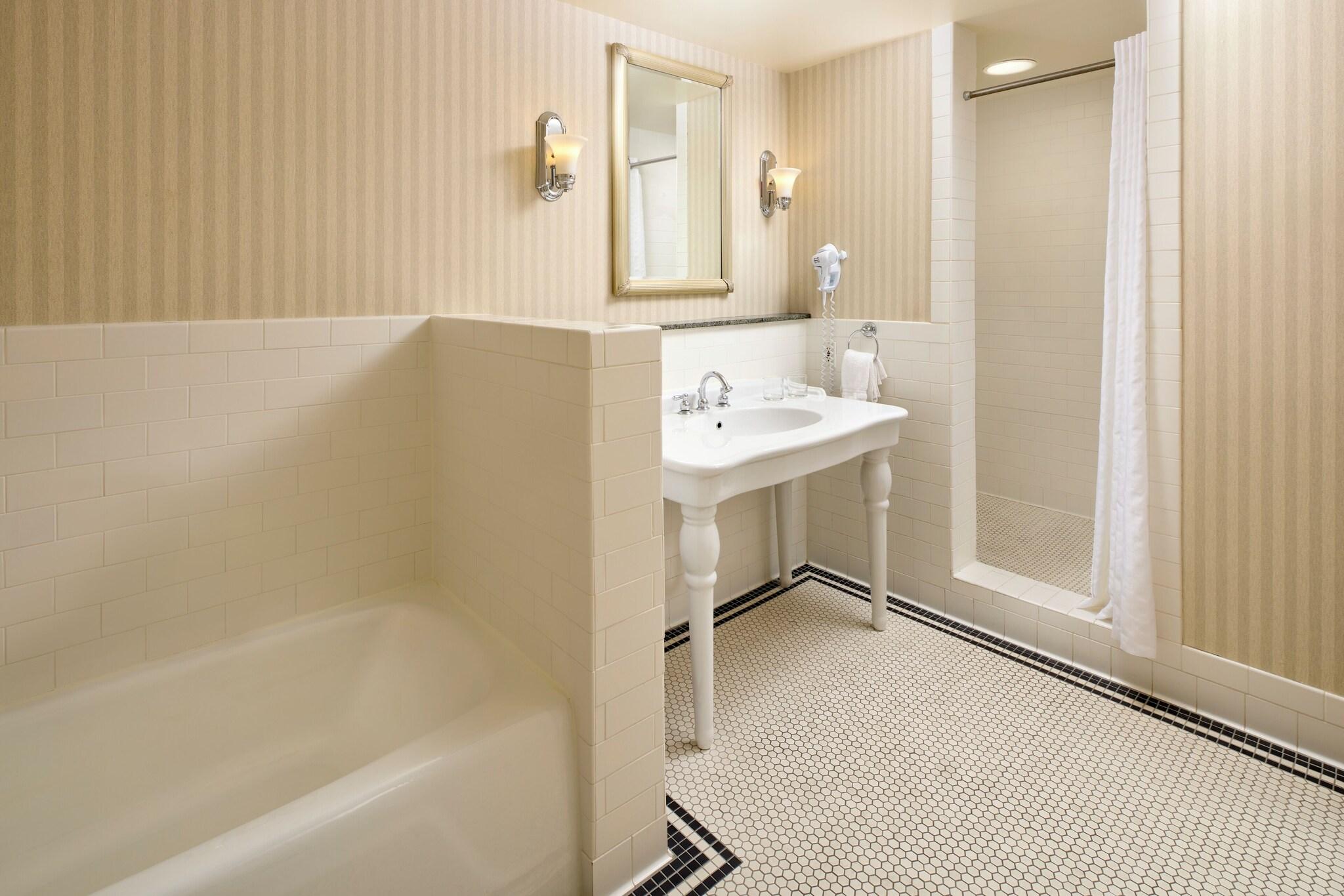 The Marcus Whitman Hotel & Conference Center by null