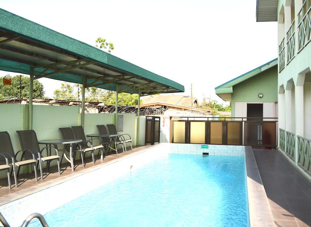 Monarch Hotel