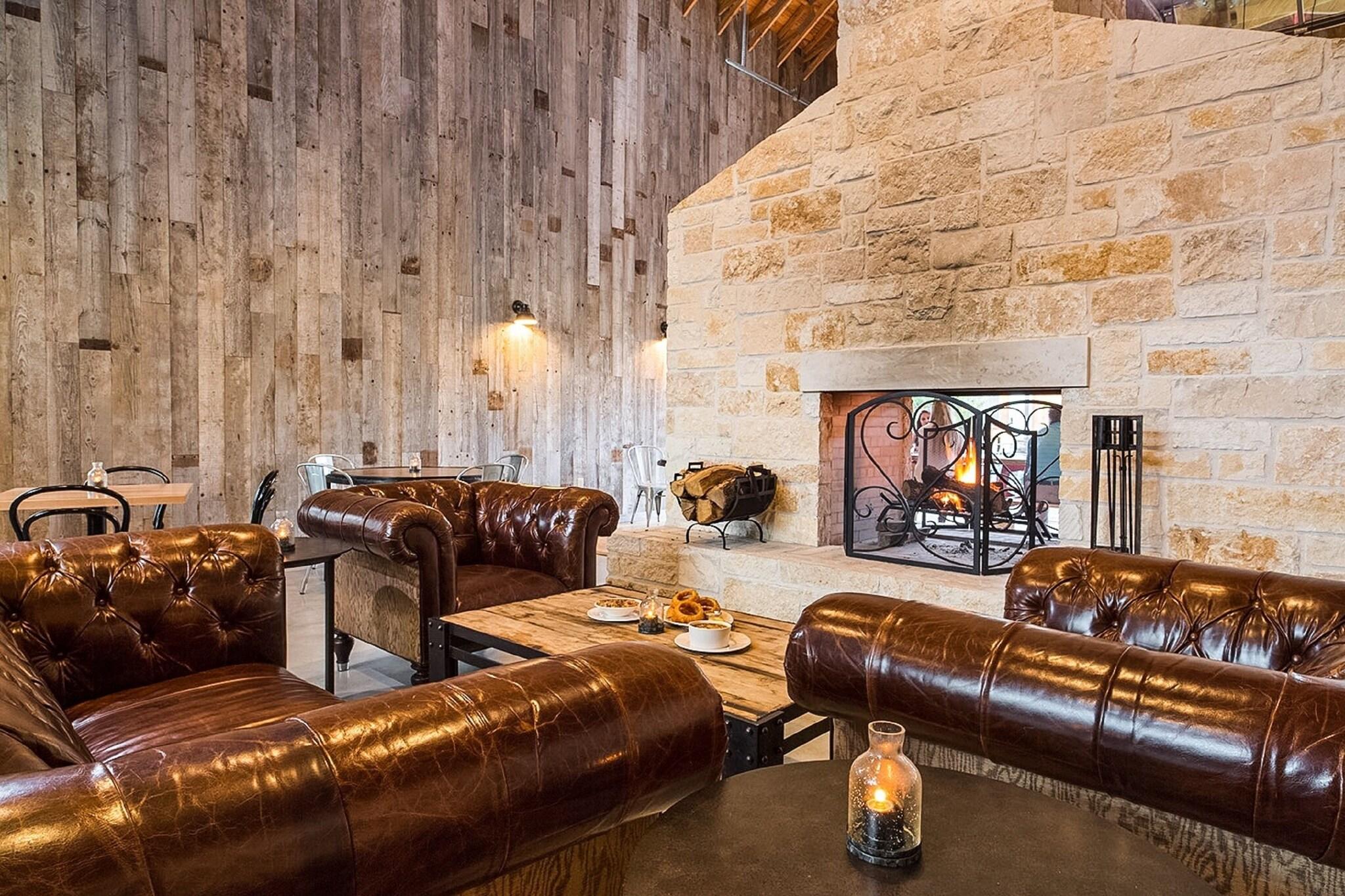 Lone Star Court, Valencia Hotel Collection by null