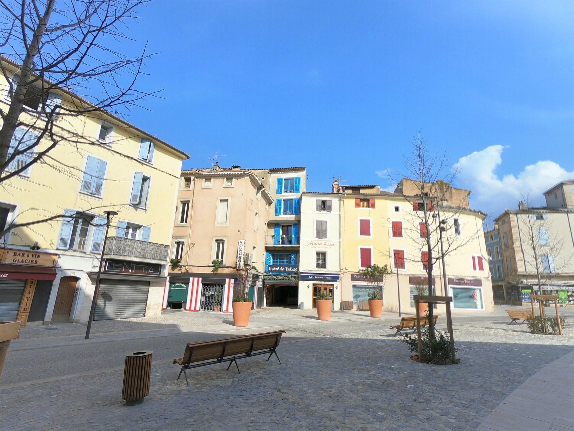 Hotel Restaurant le Palais Apt Luberon by null