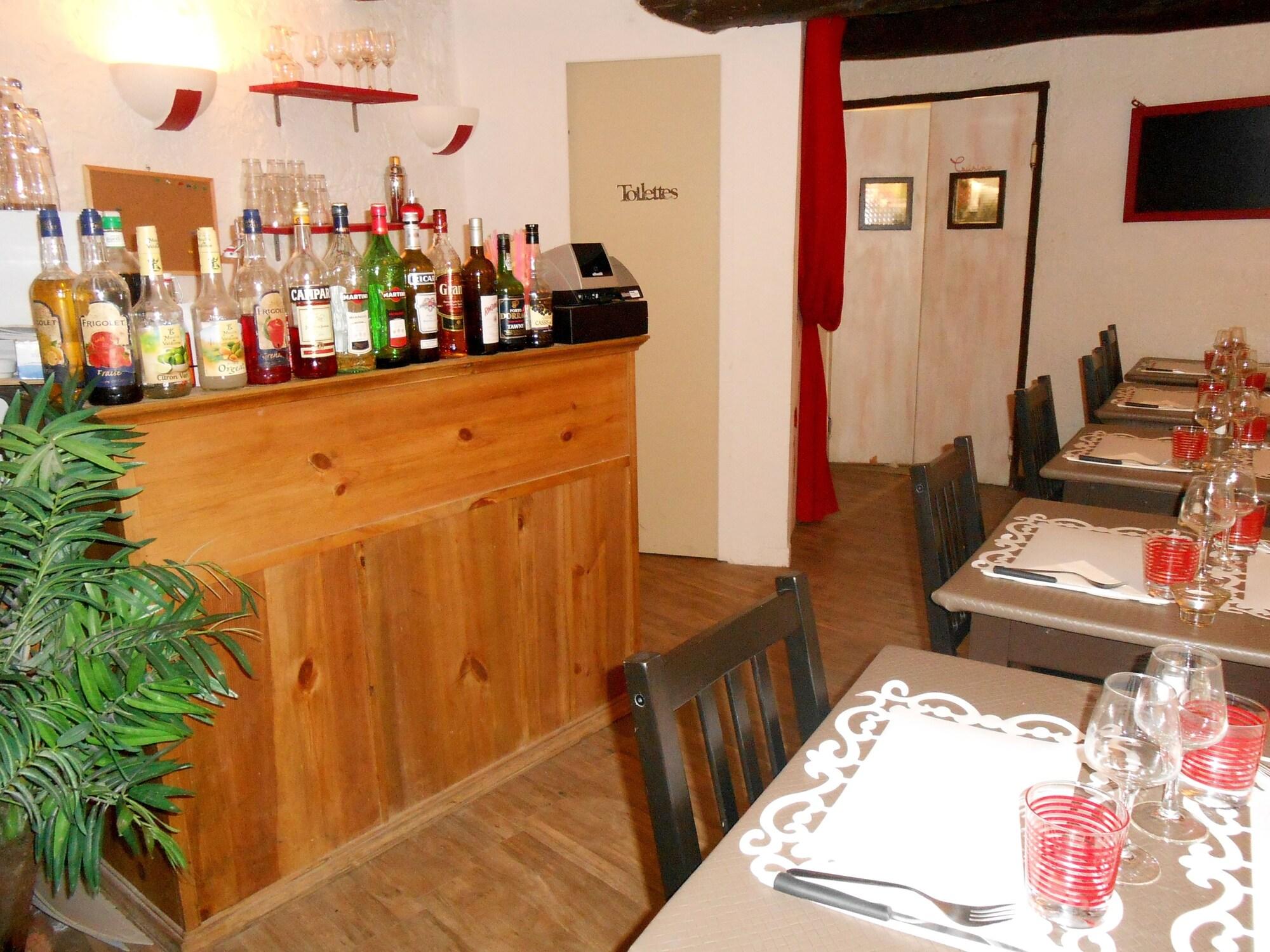 Hotel Restaurant le Palais Apt Luberon by null