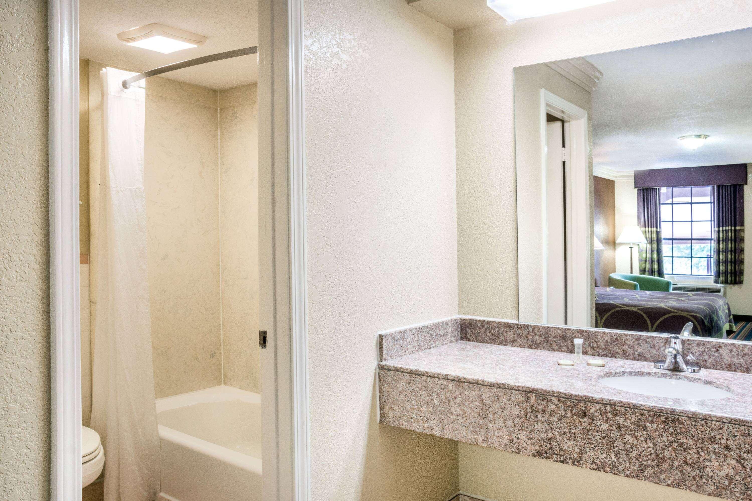 Super 8 By Wyndham Houston West Katy