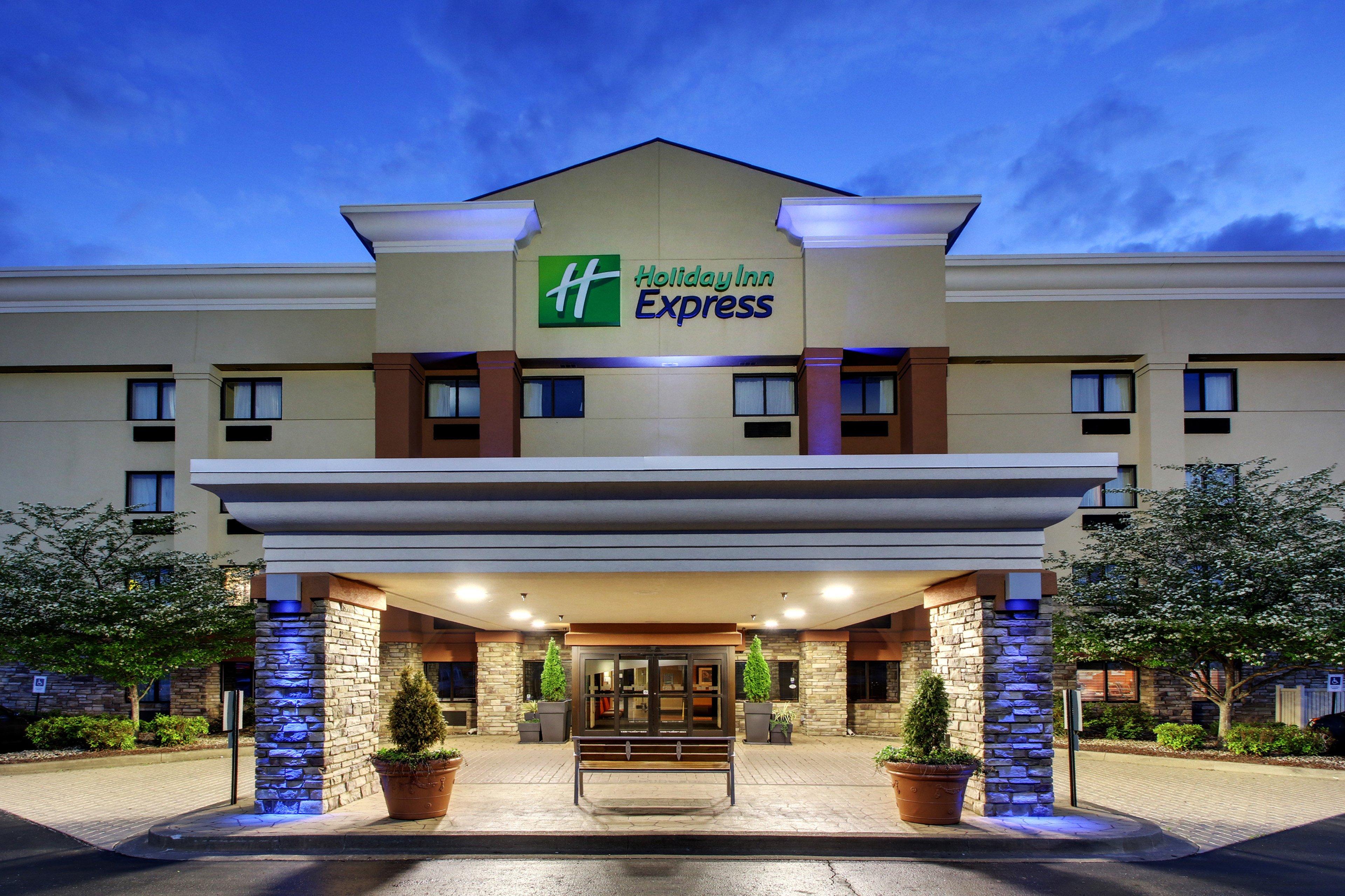 Holiday Inn Express Fort Campbell-Oak Grove image