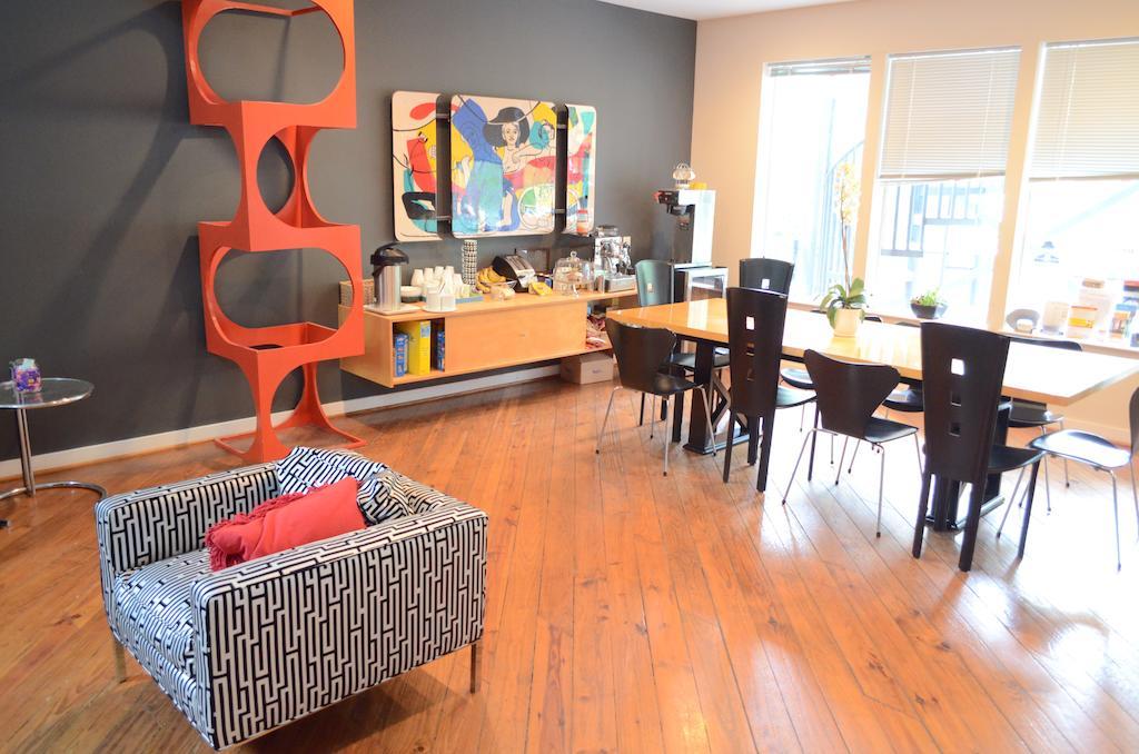 Modern B & B by null