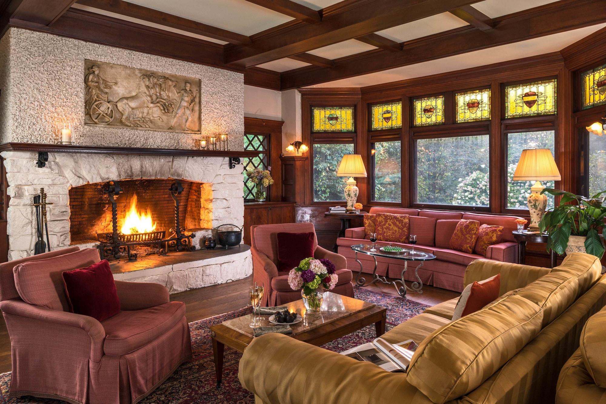 Manor House Inn by null