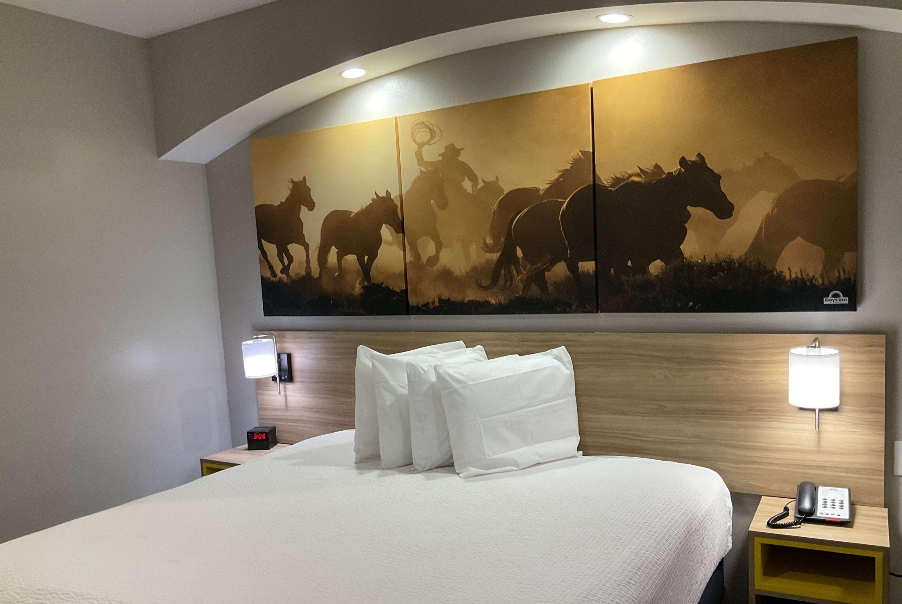 Days Inn by Wyndham Humble IAH APT