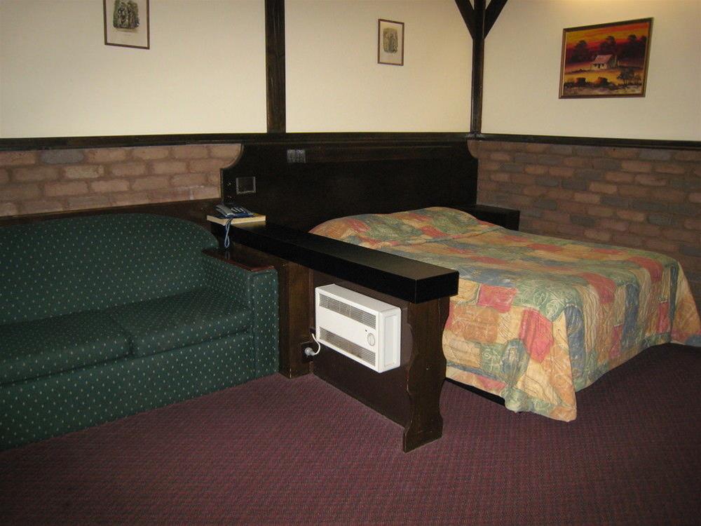 Hotel Olde Tudor