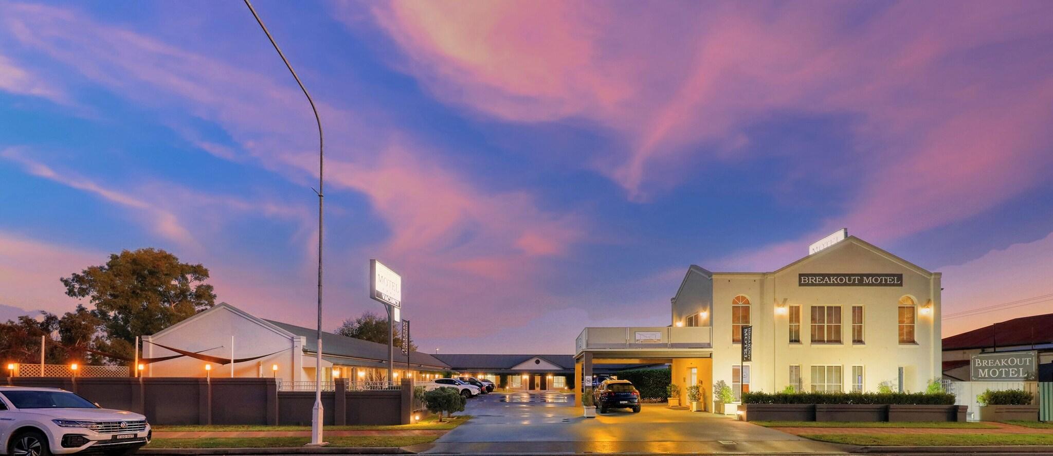 Breakout Motel by null