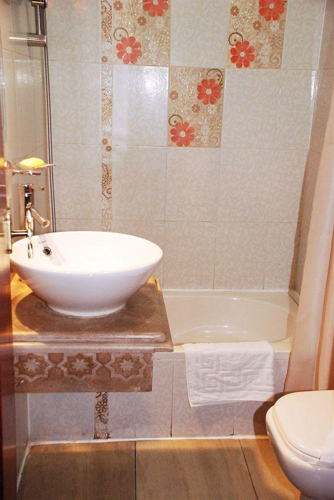 City View Hotel by null