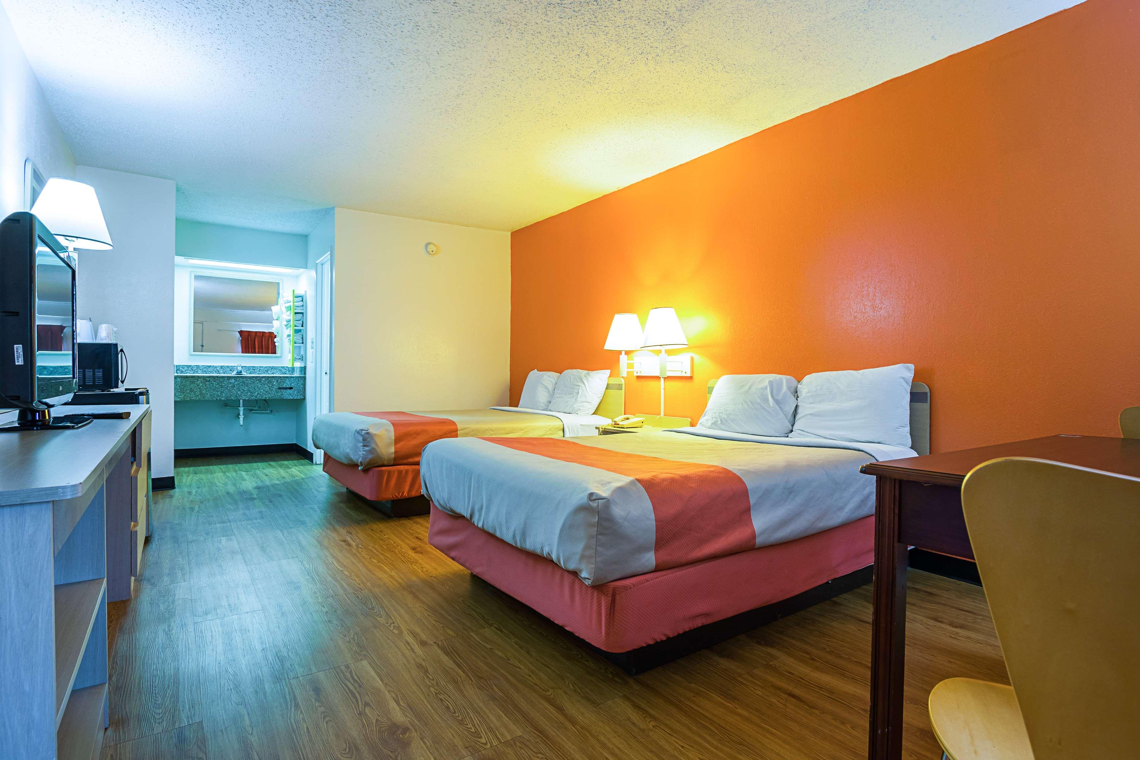 Motel 6-Decatur, AL