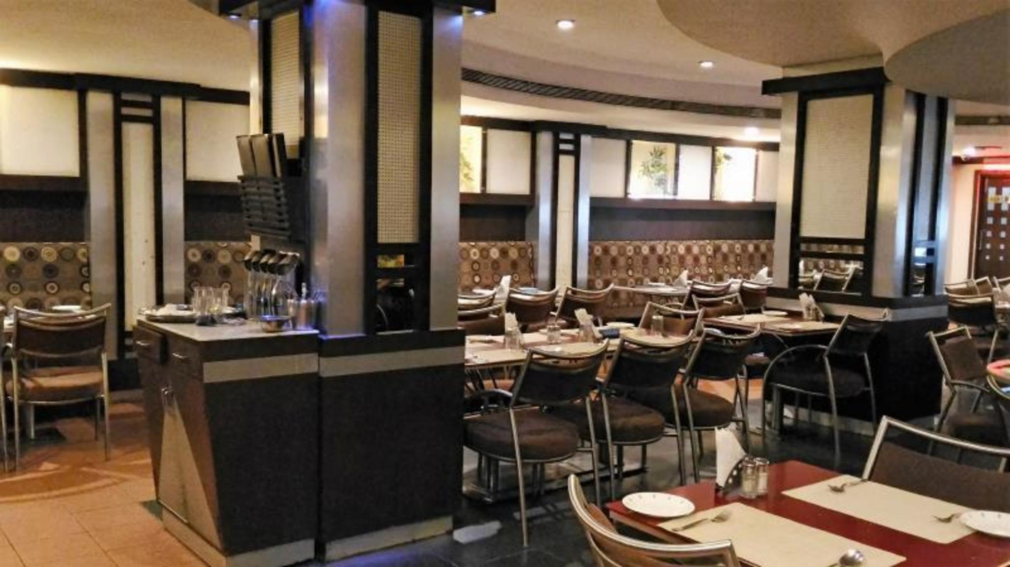 Taj Tristar