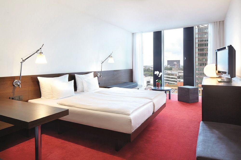 Empire Riverside Hotel Hamburg by null