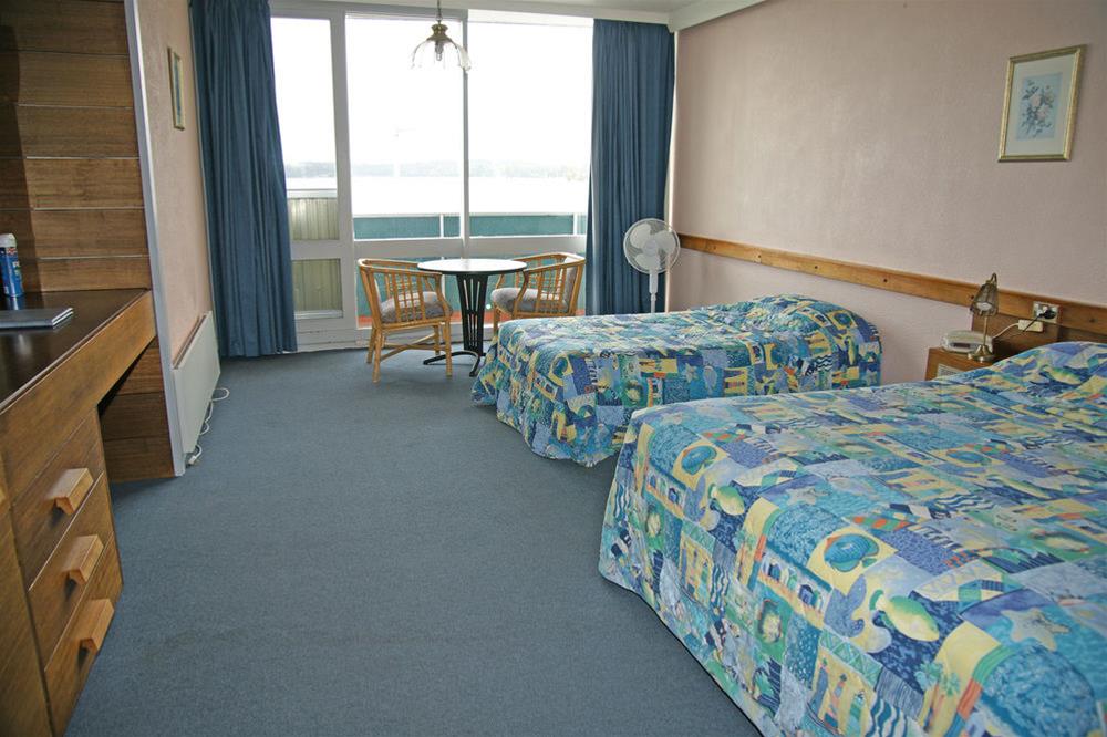 Bayside Hotel by null