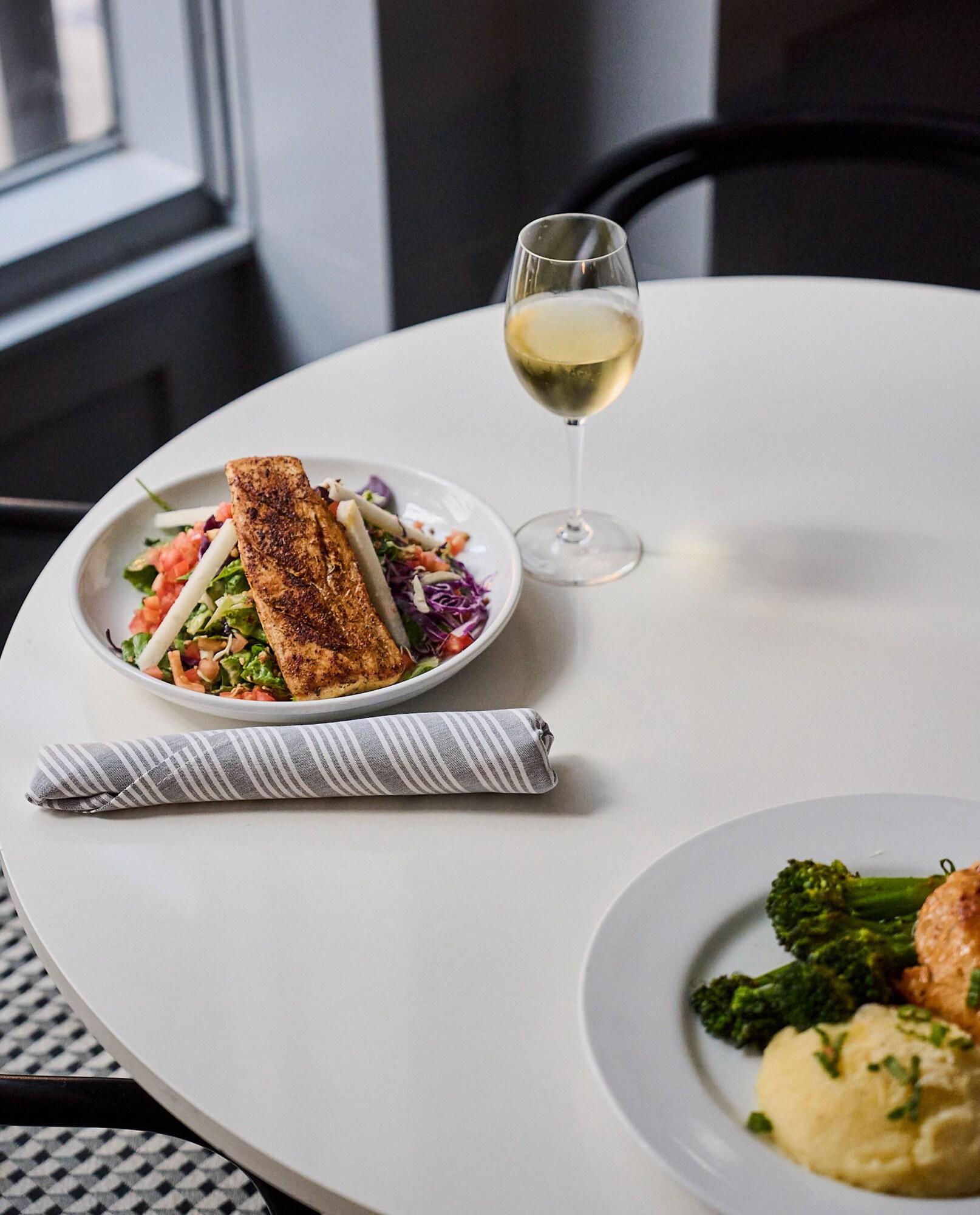 Club Quarters Hotel Downtown, Houston by null