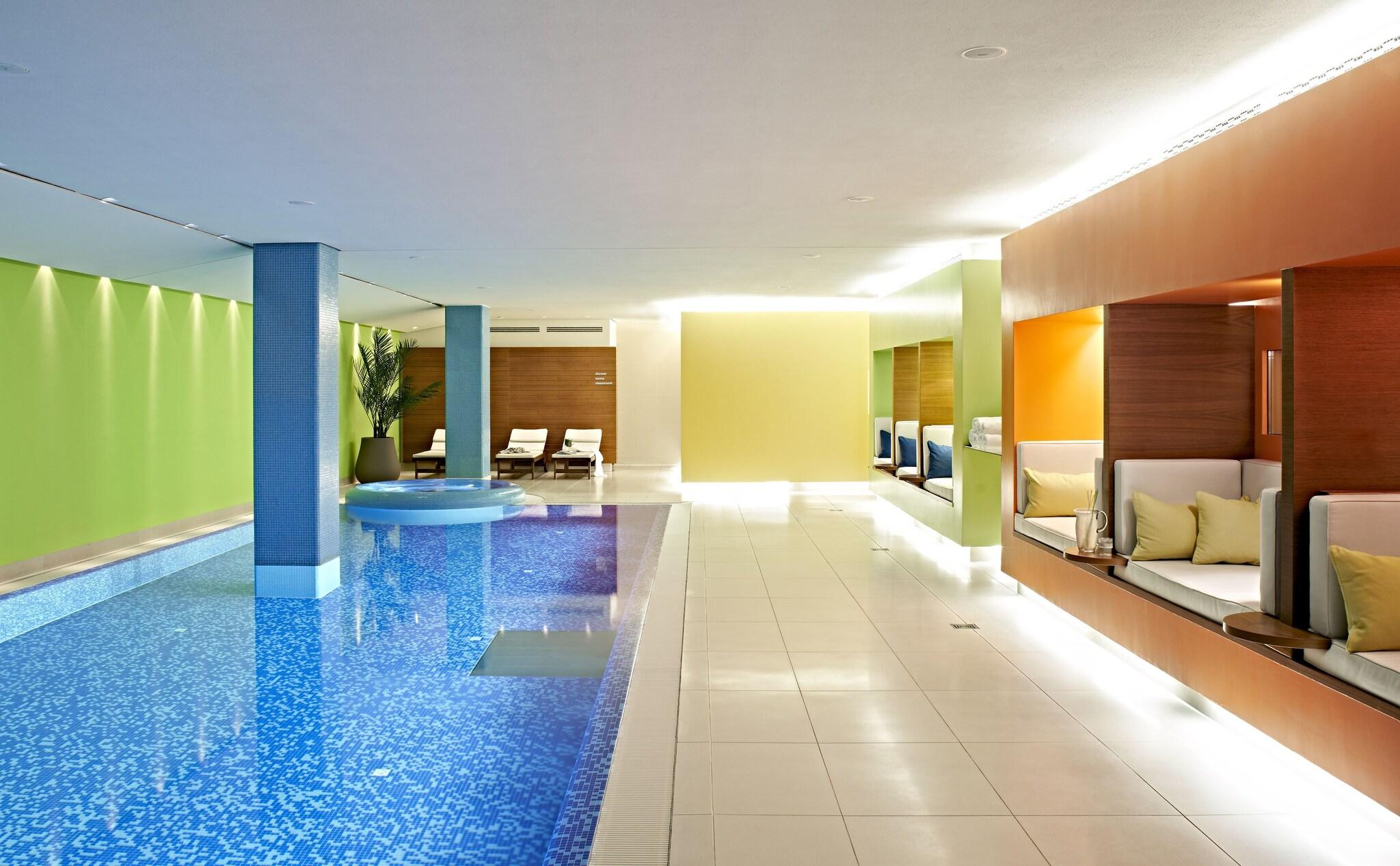 SIDE Design Hotel Hamburg by null