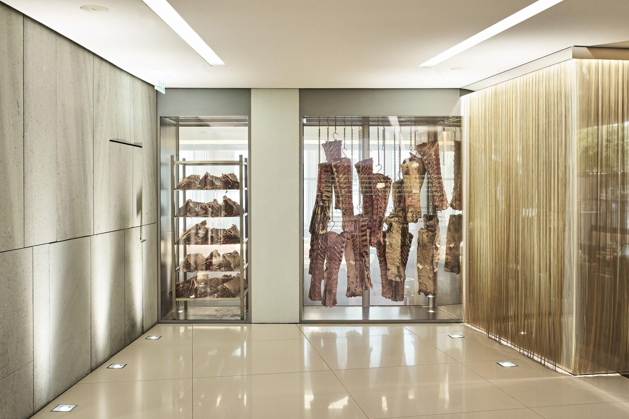 SIDE Design Hotel Hamburg by null
