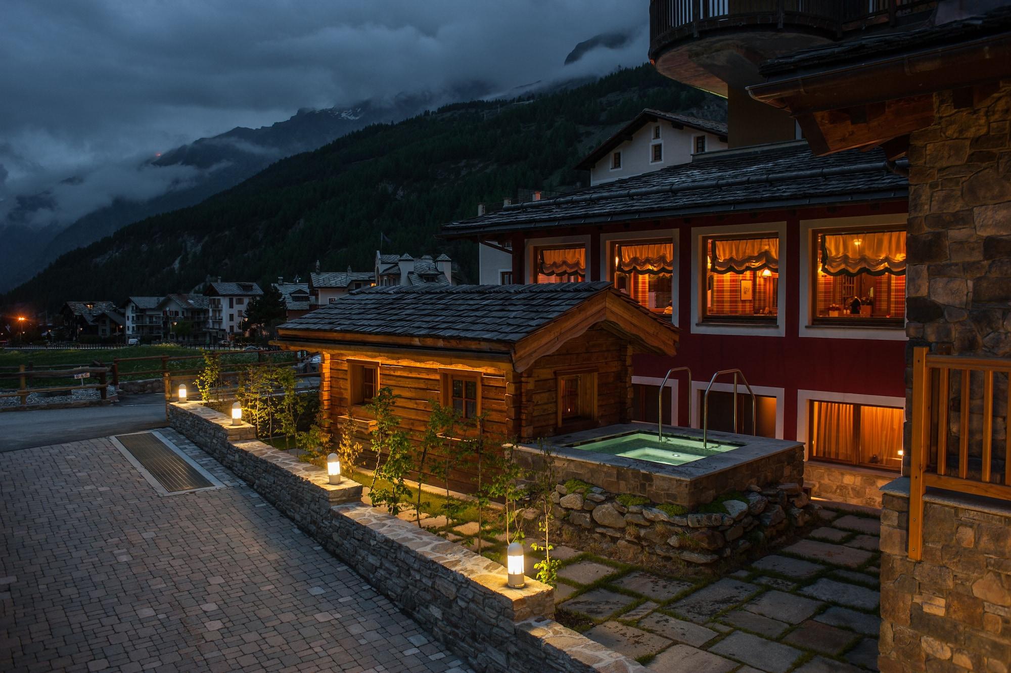 Hotel Sant'Orso - Mountain Lodge & Spa by null
