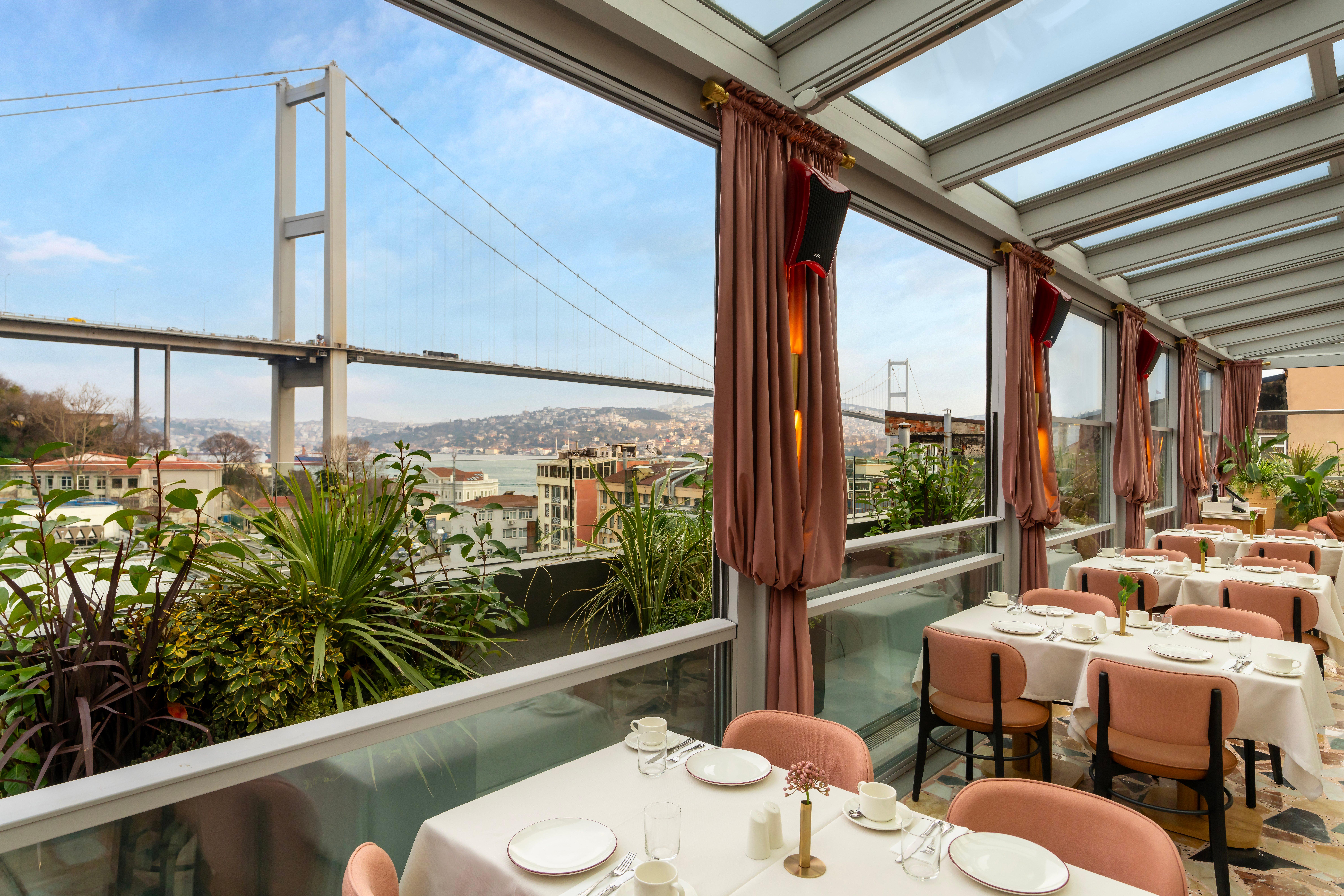 Crowne Plaza Istanbul Ortakoy Bosphorus