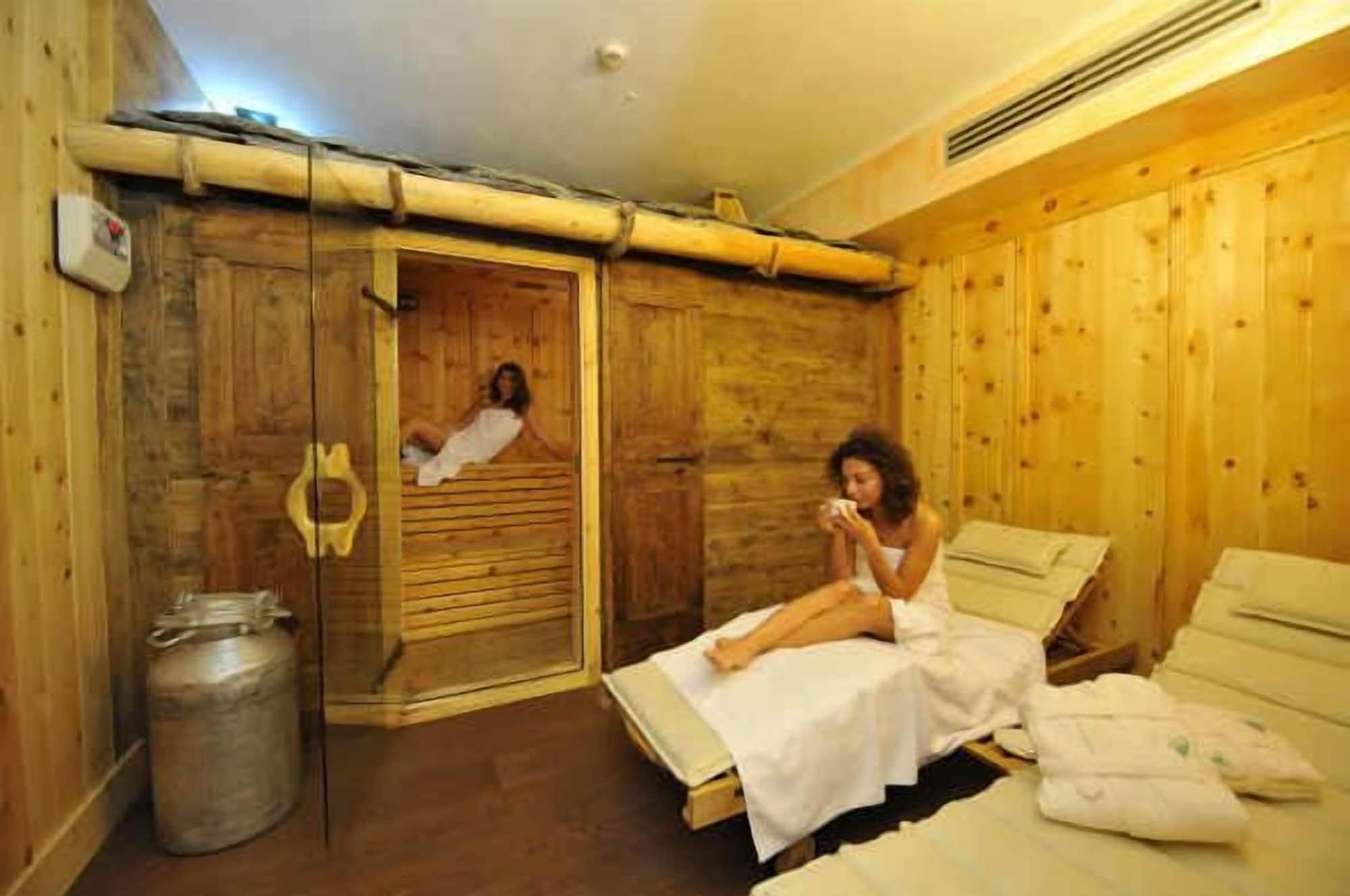 Hotel Excelsior Planet by null