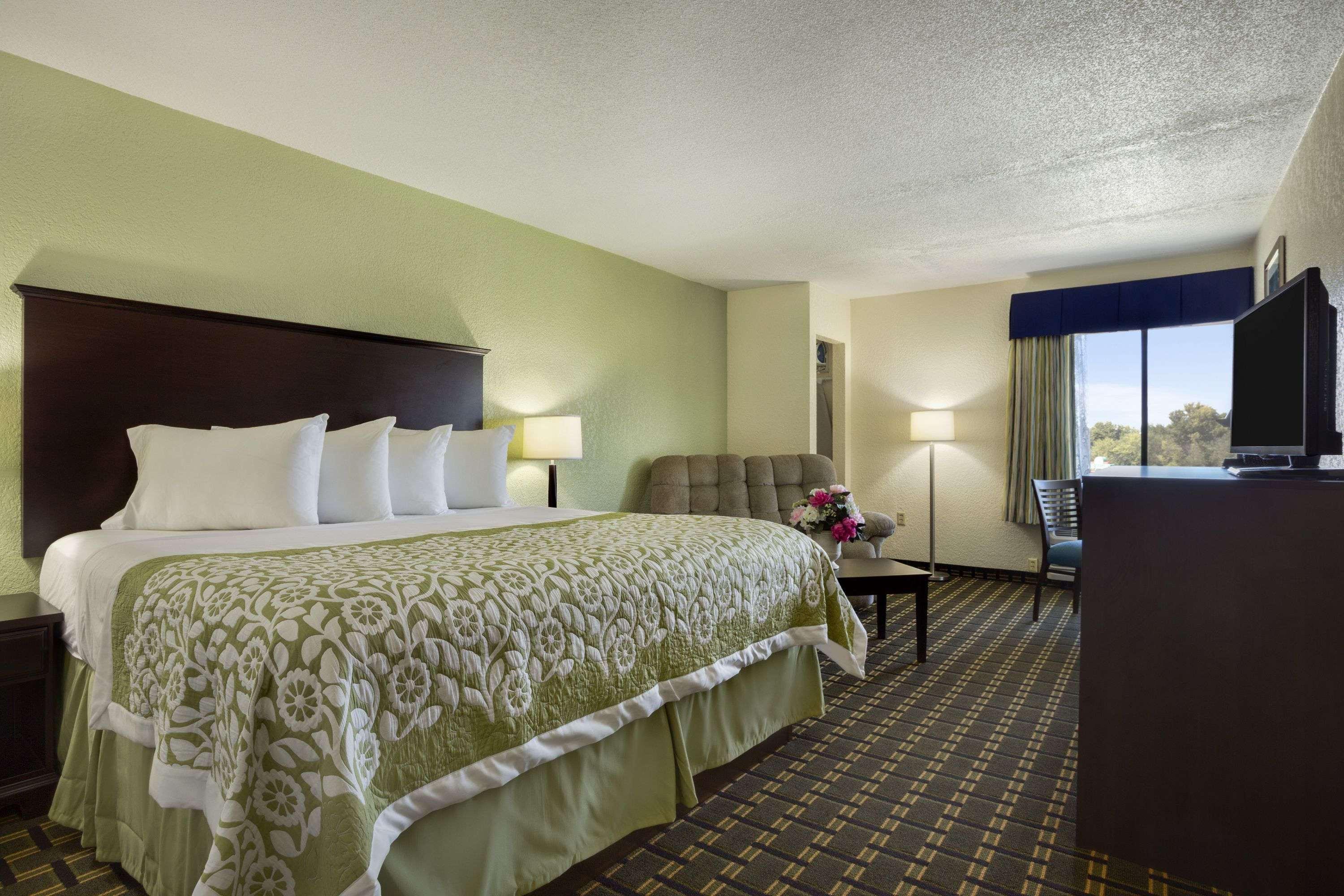 Clarion Pointe Jasper