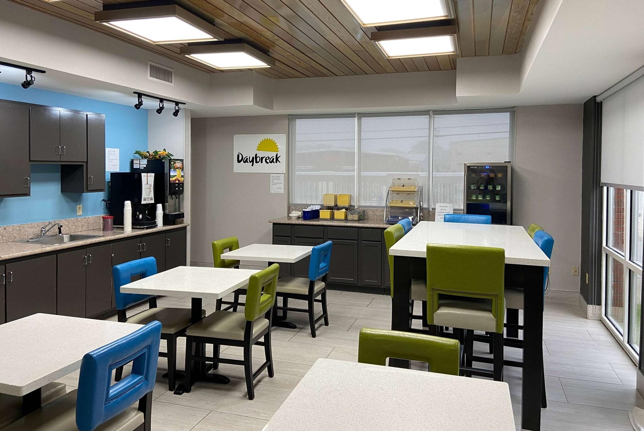 Days Inn & Suites by Wyndham Ridgeland