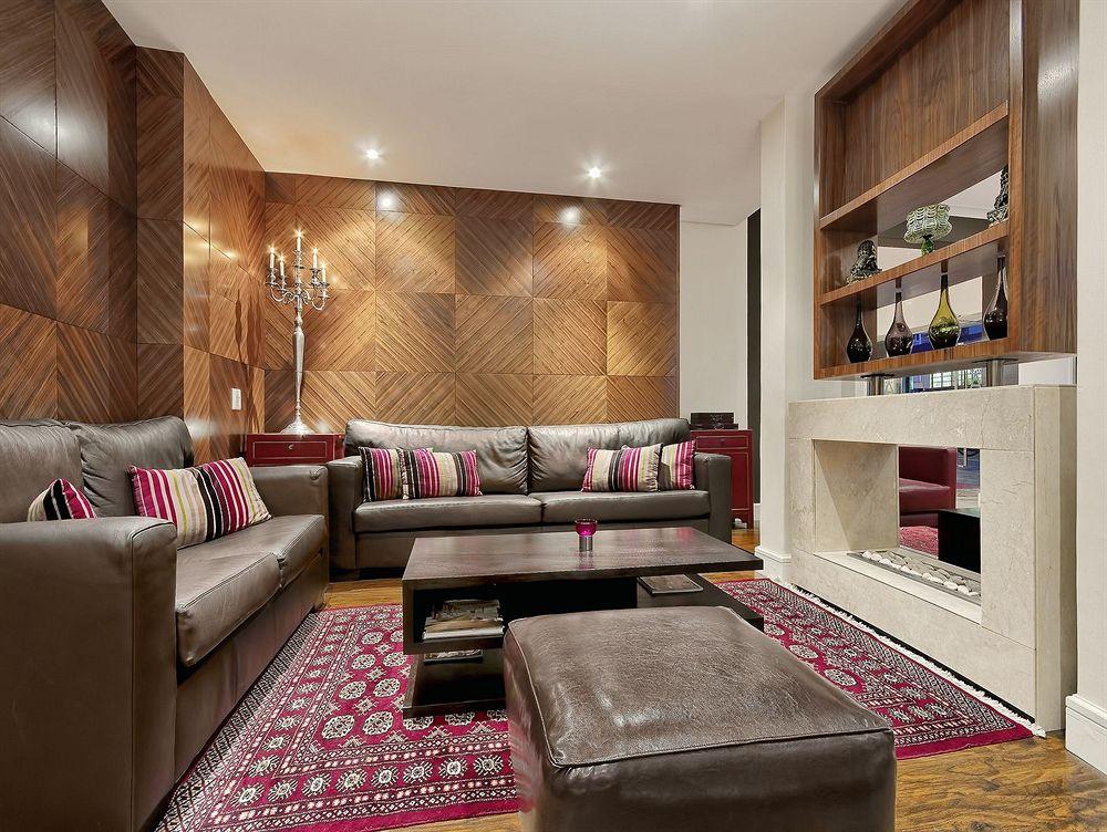 Ascot Hotel by null