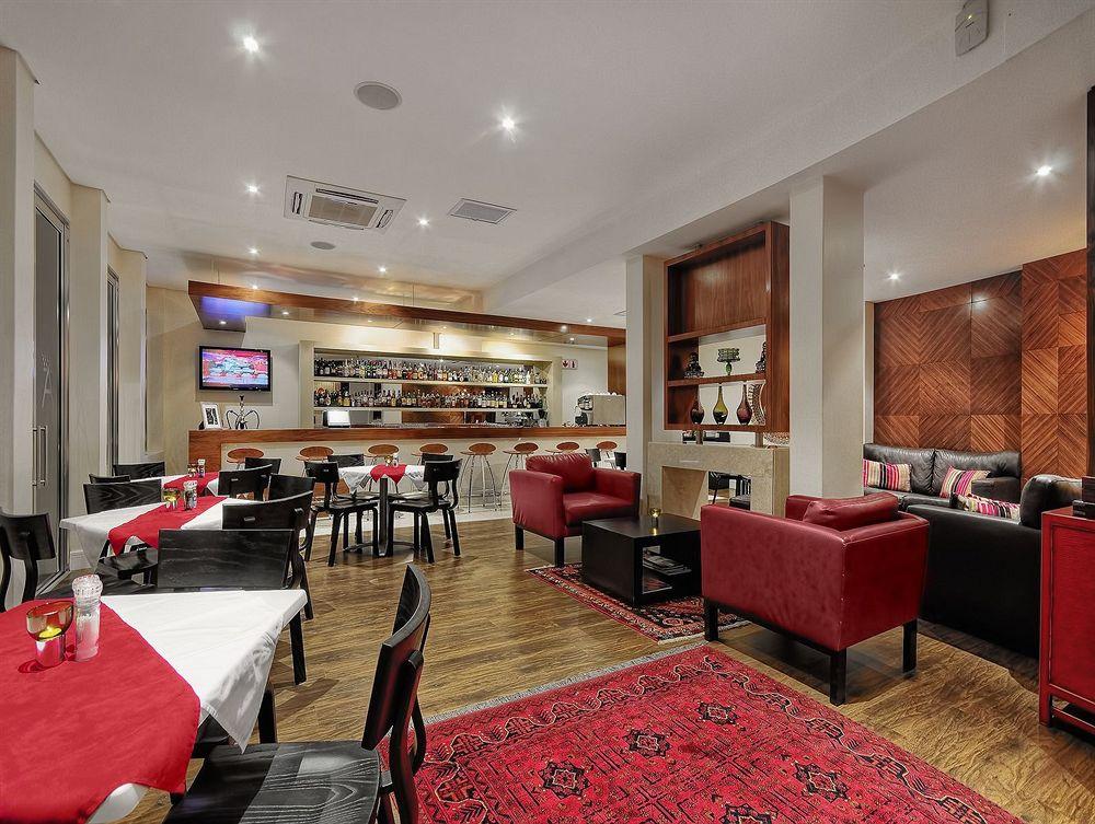 Ascot Hotel by null
