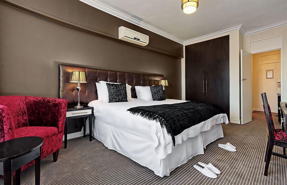 Ascot Hotel by null