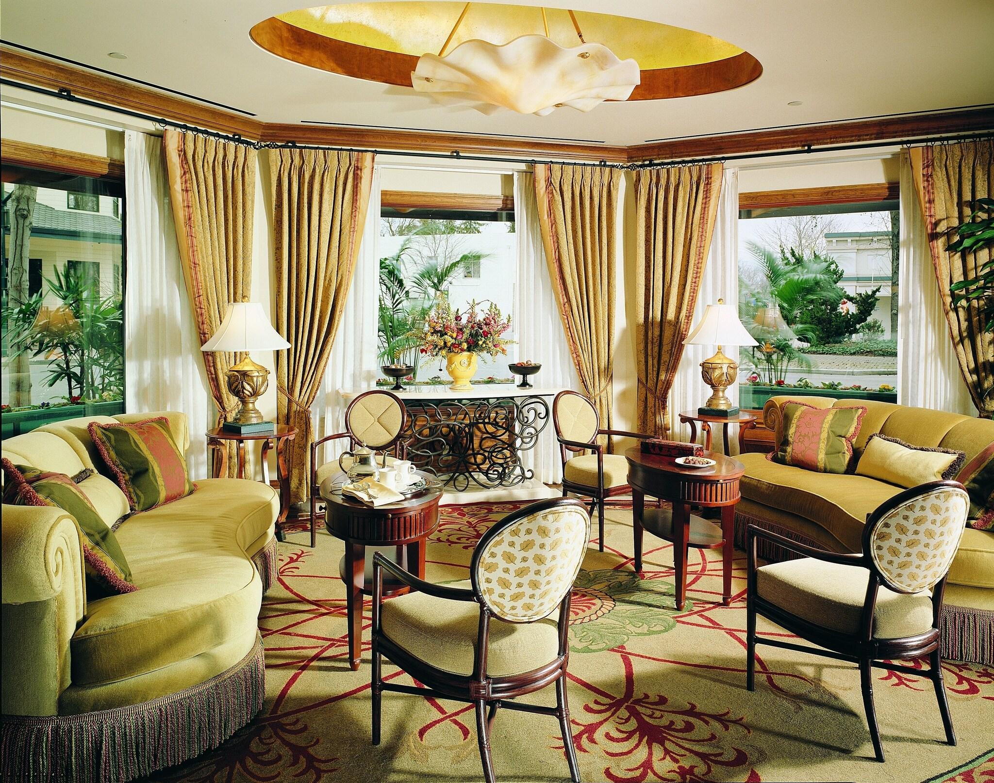 The Rose Hotel by null