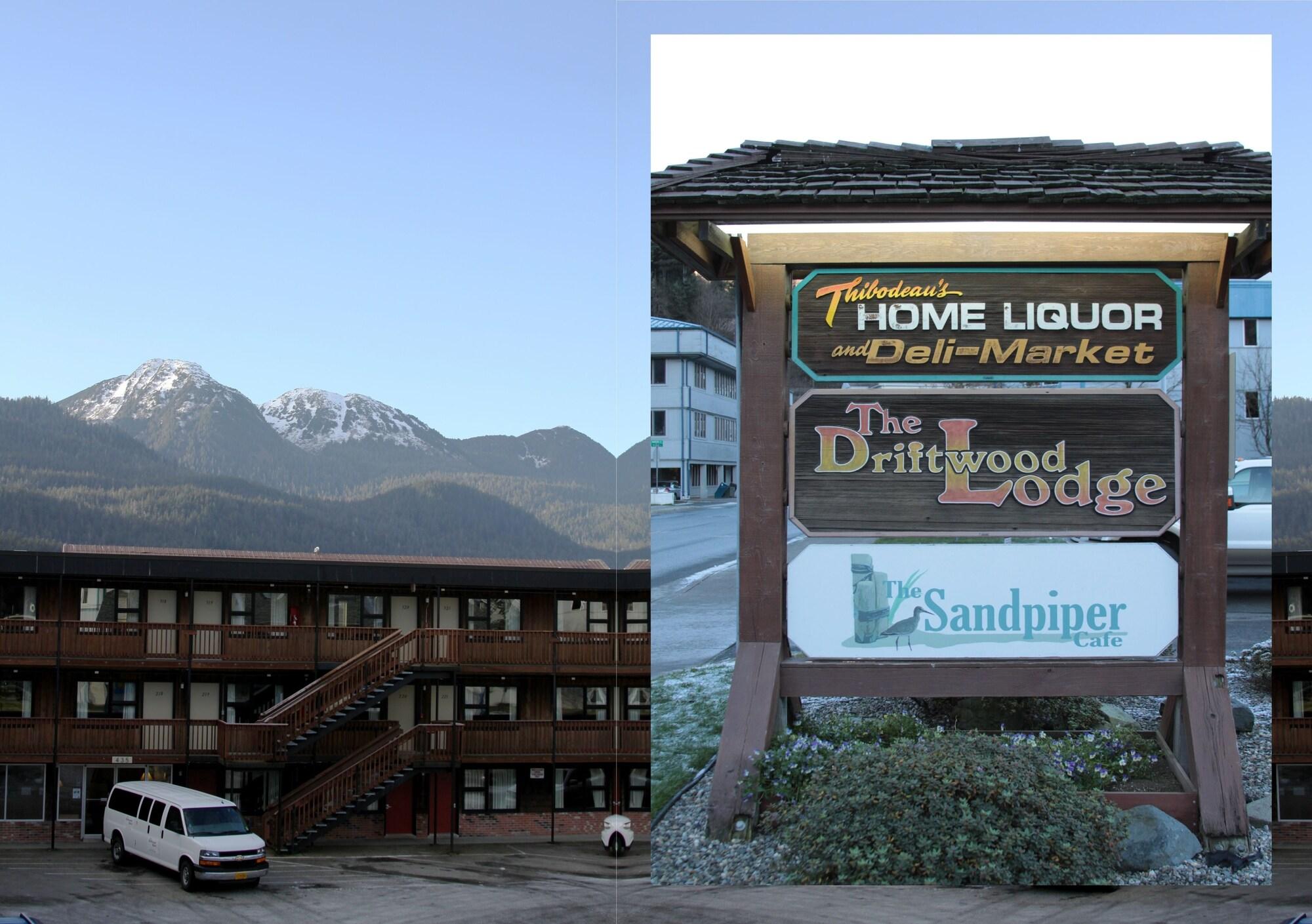 The Driftwood Lodge by null