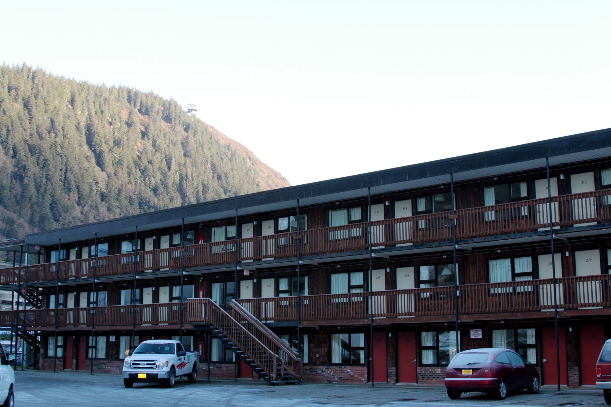 The Driftwood Lodge by null