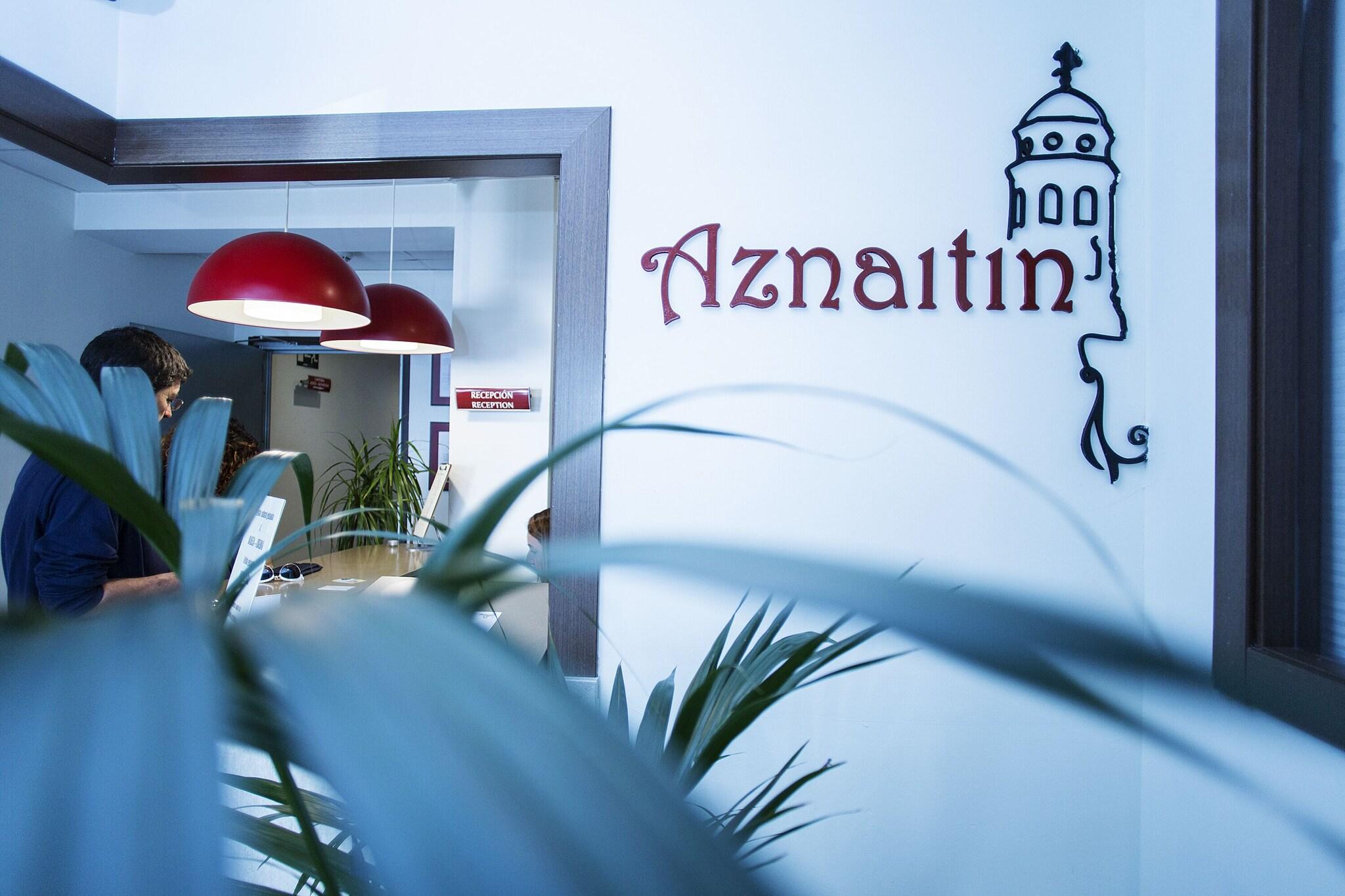 Aznaitin Hostal