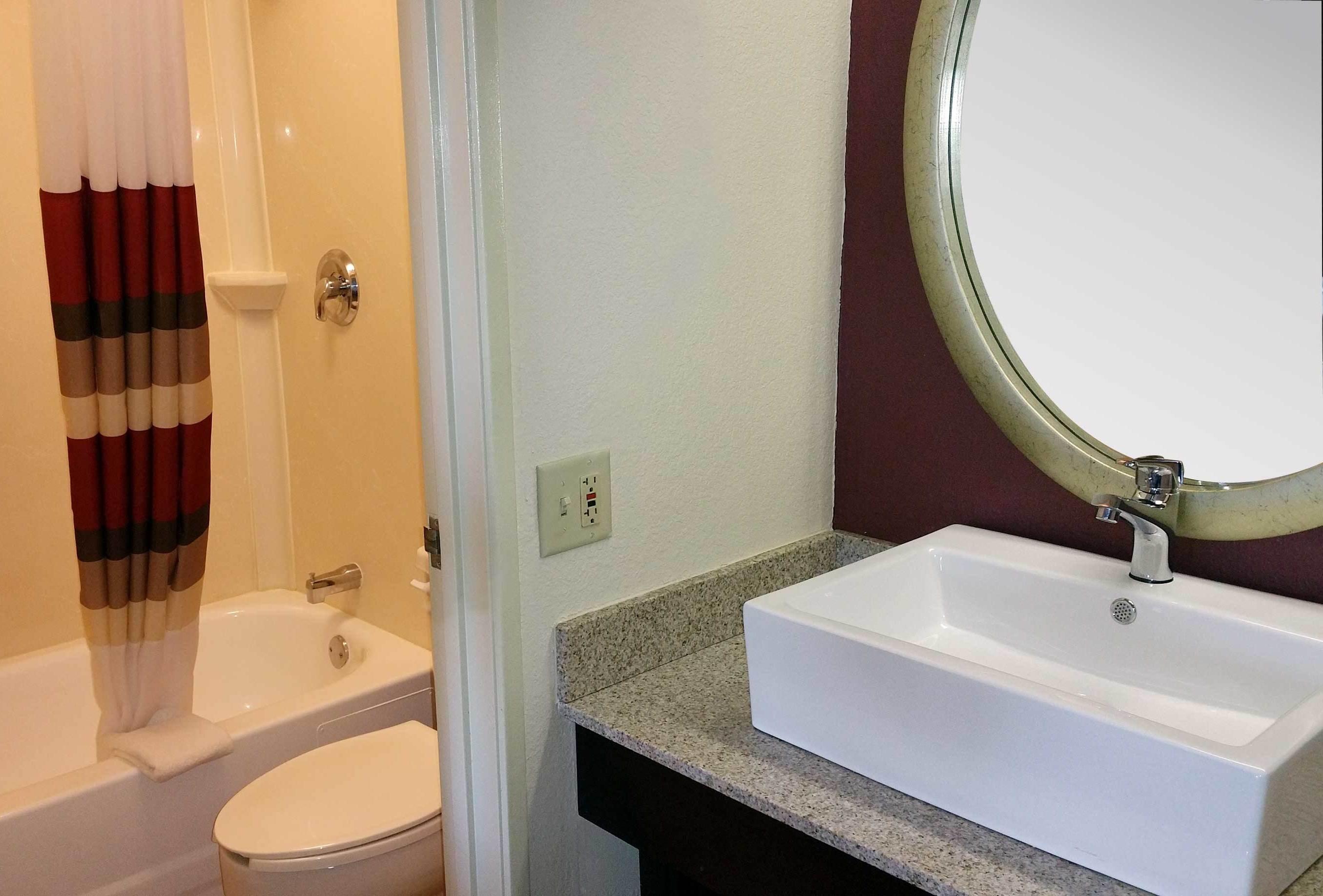 Red Roof PLUS+ Chicago - Hoffman Estates