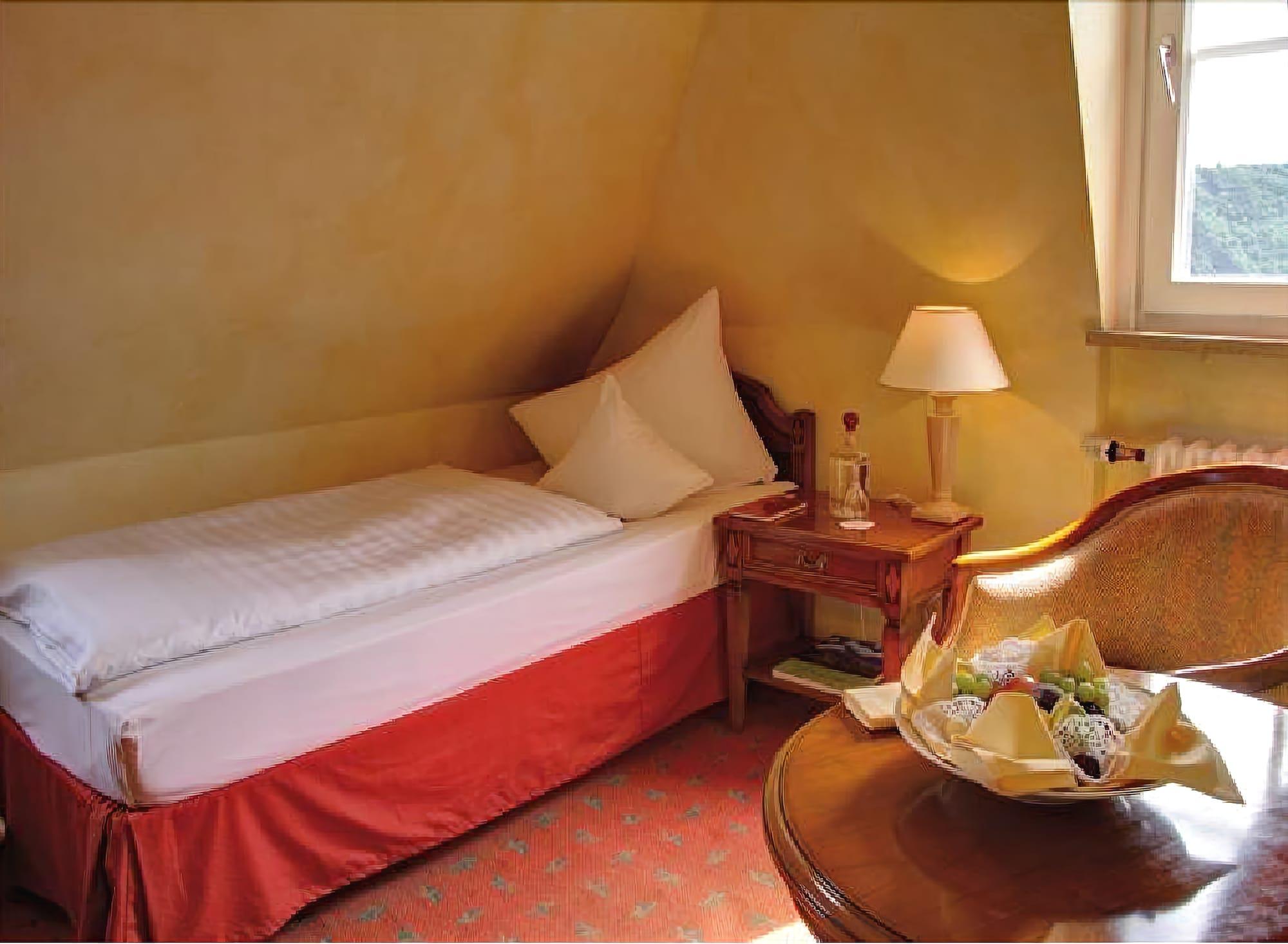 Romantik Hotel Schloss Rheinfels by null