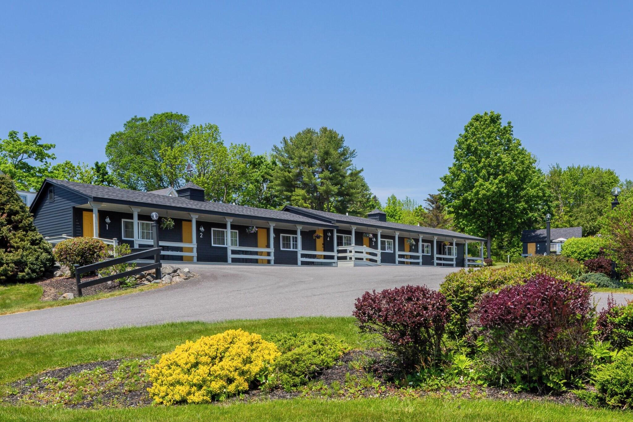 Seascape Motel & Cottages