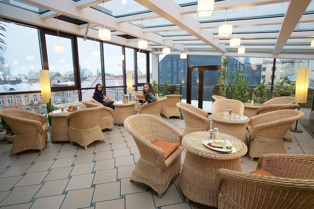 Daugirdas, viešbutis-restoranas, Perkūno namai by null